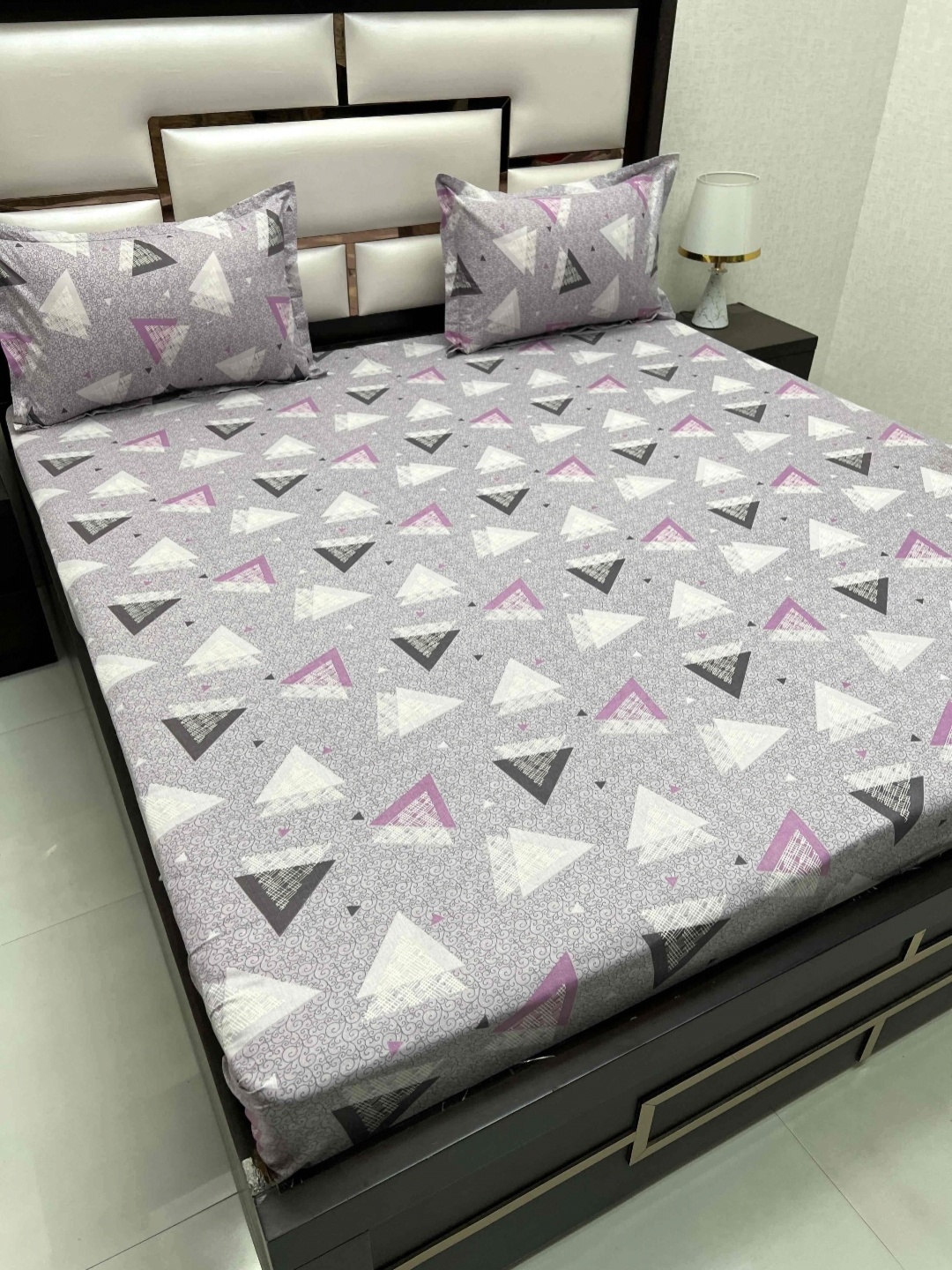 

Pure Decor Passion Purple Geometric Pure Cotton 350 TC Queen Bedsheet Set-2.28 m x 2.52 m