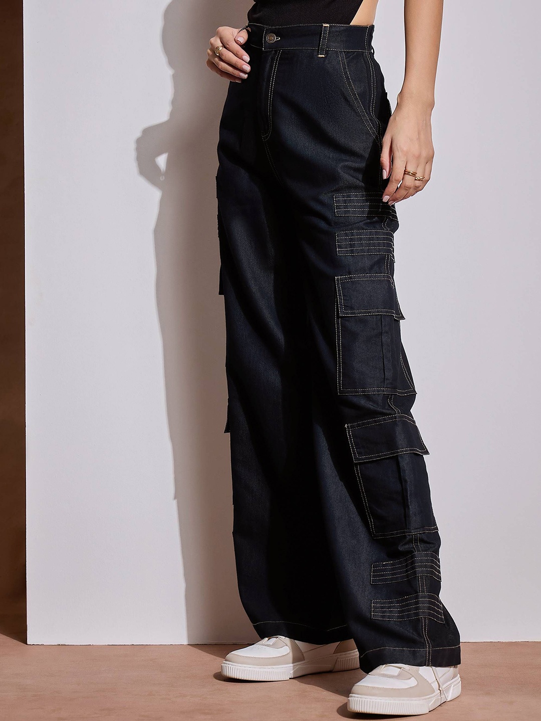 

SASSAFRAS Women Relaxed Straight Fit High-Rise Cargo Cotton Trouser, Black