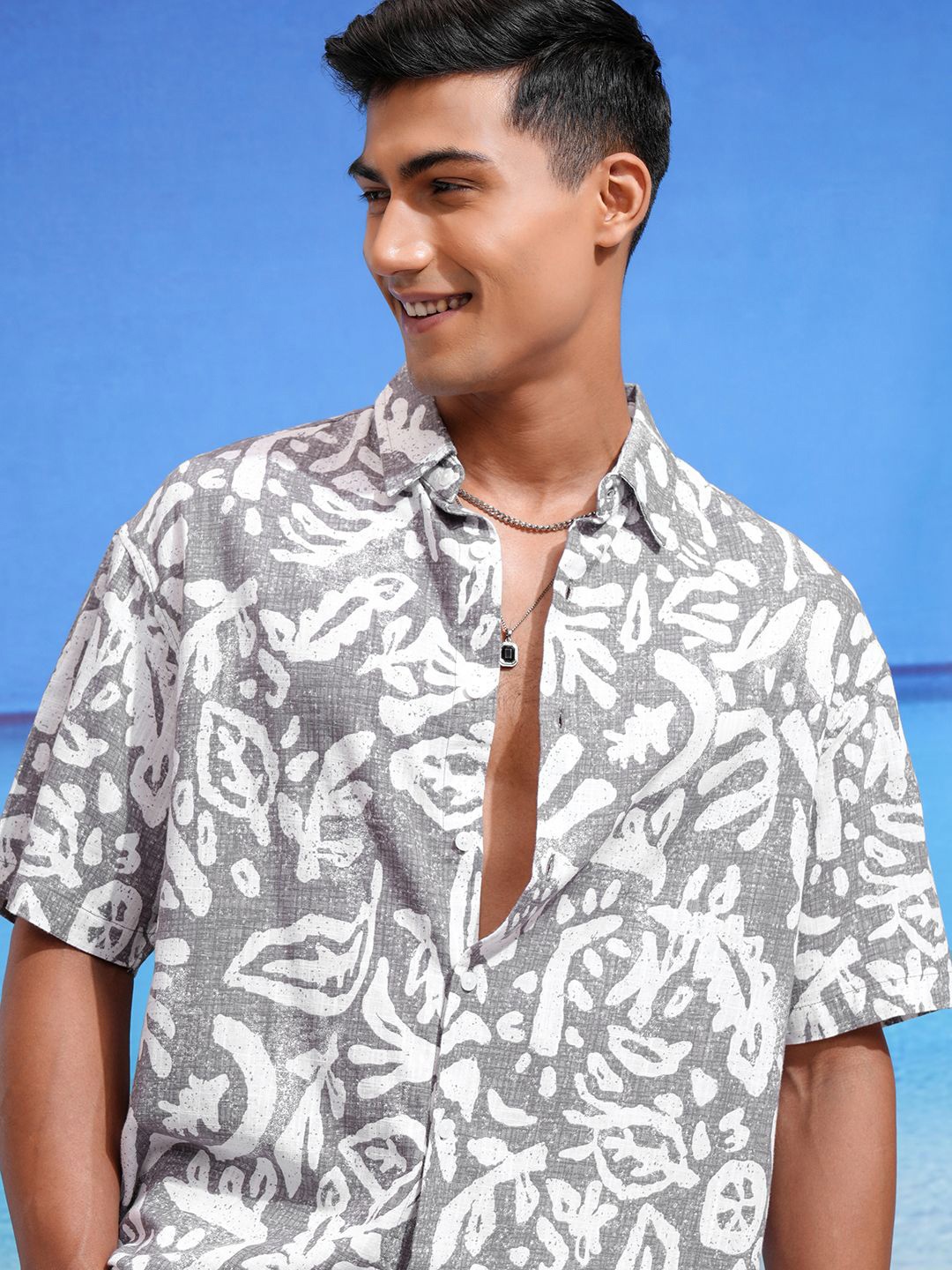 

Highlander Men Printed Oversized Shirt, Grey