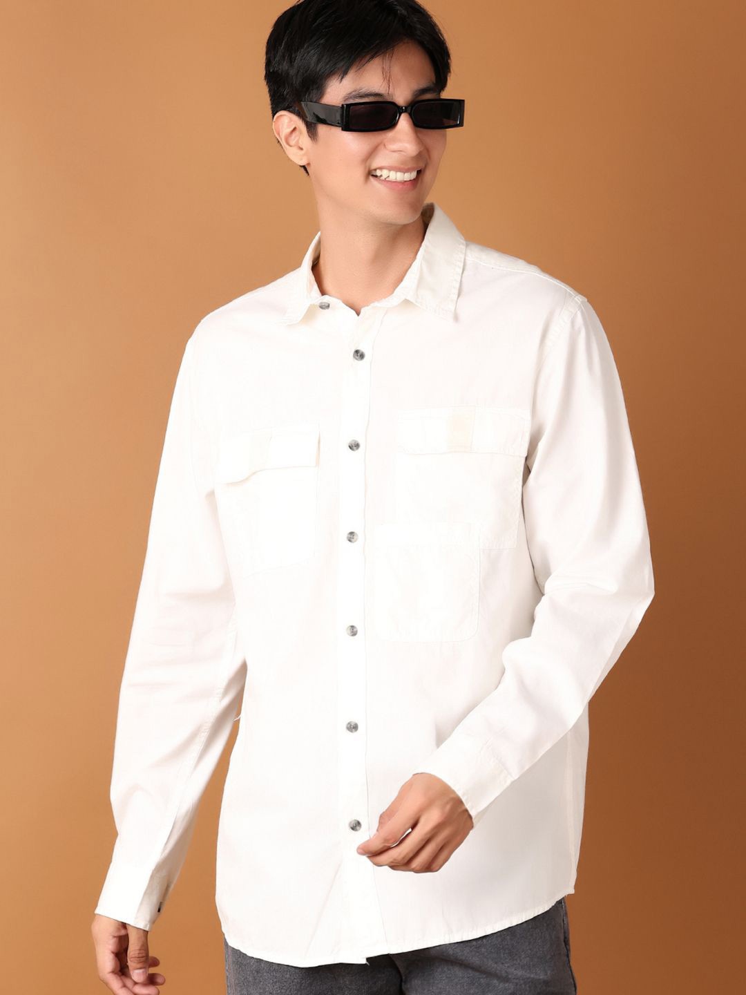 

V-Mart Men Spread Collar Solid Cotton Casual Shirt, Off white