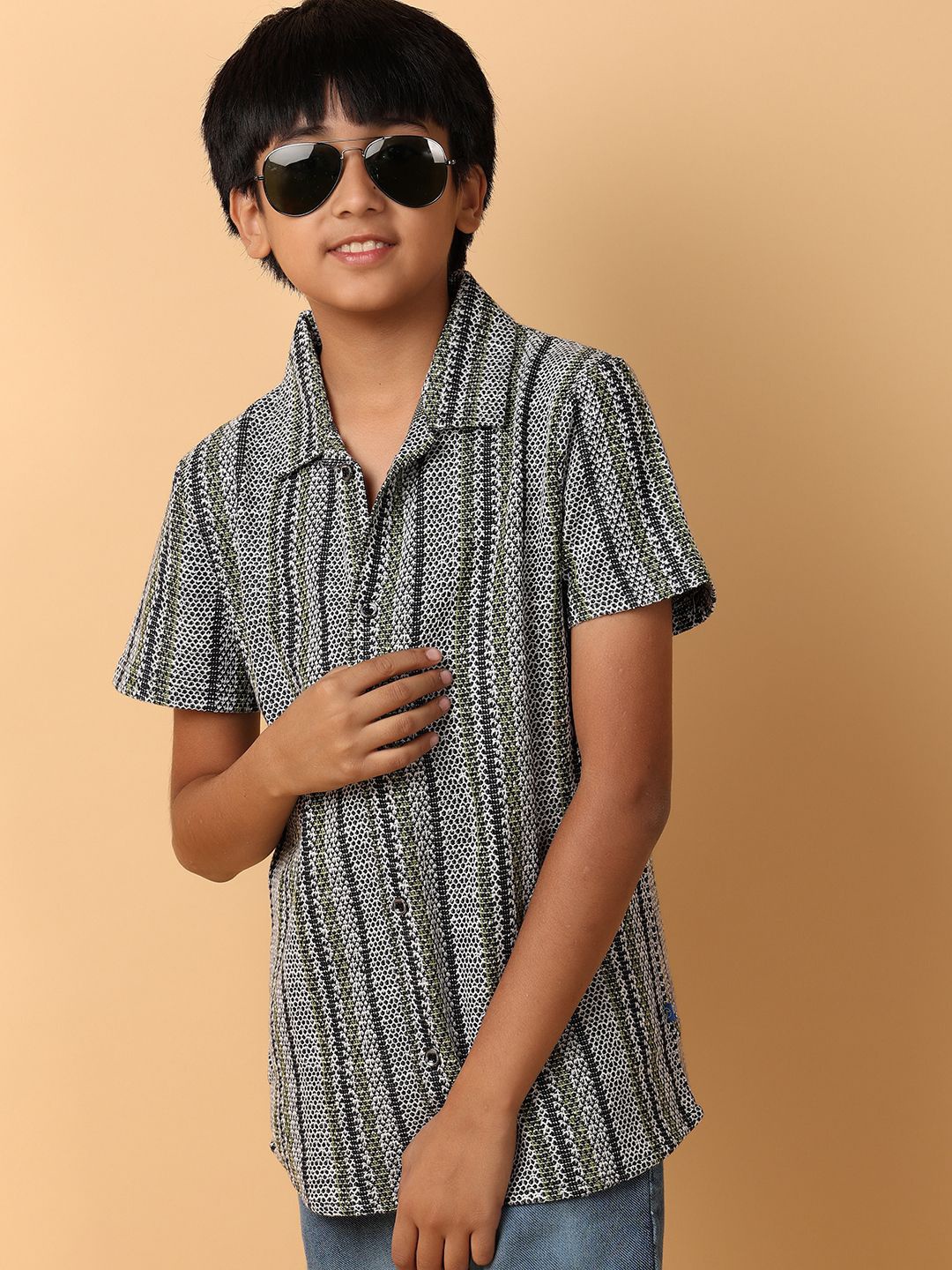 

V-Mart Boys Opaque Casual Shirt, Green