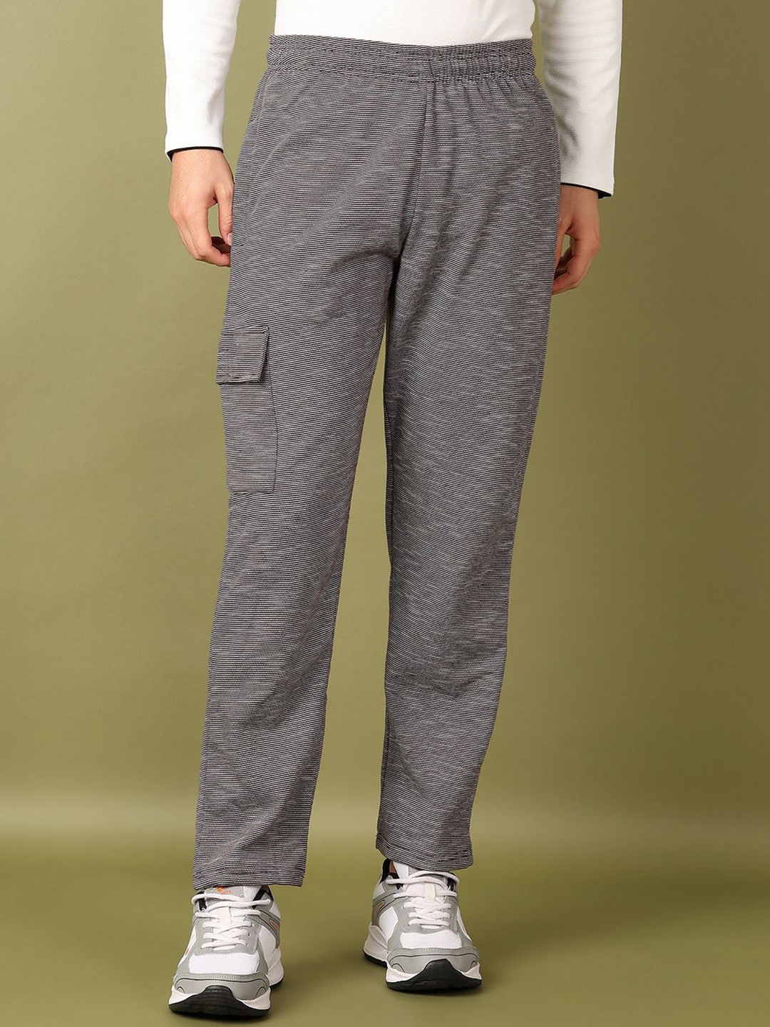 

V-Mart Men Grey Cotton Mid-Rise Regular Slip-On Track Pant