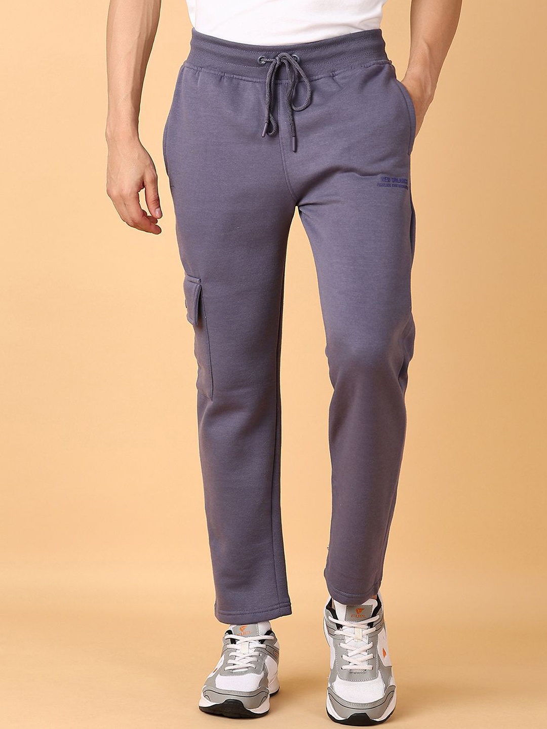 

V-Mart Mid-Rise Men Solid Cotton Track Pant, Mauve