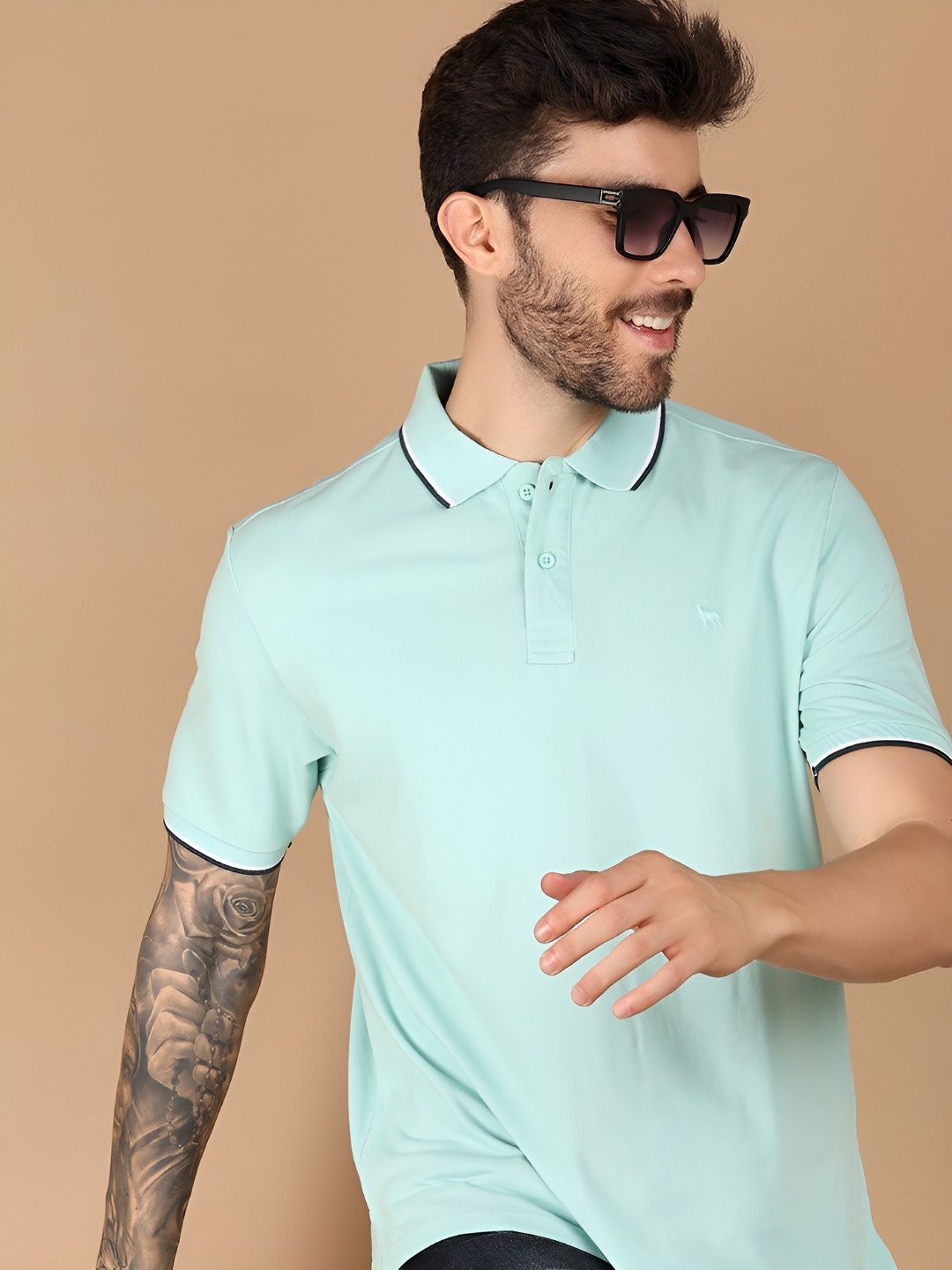 

V-Mart Men Solid Polo Collar T-shirt, Green