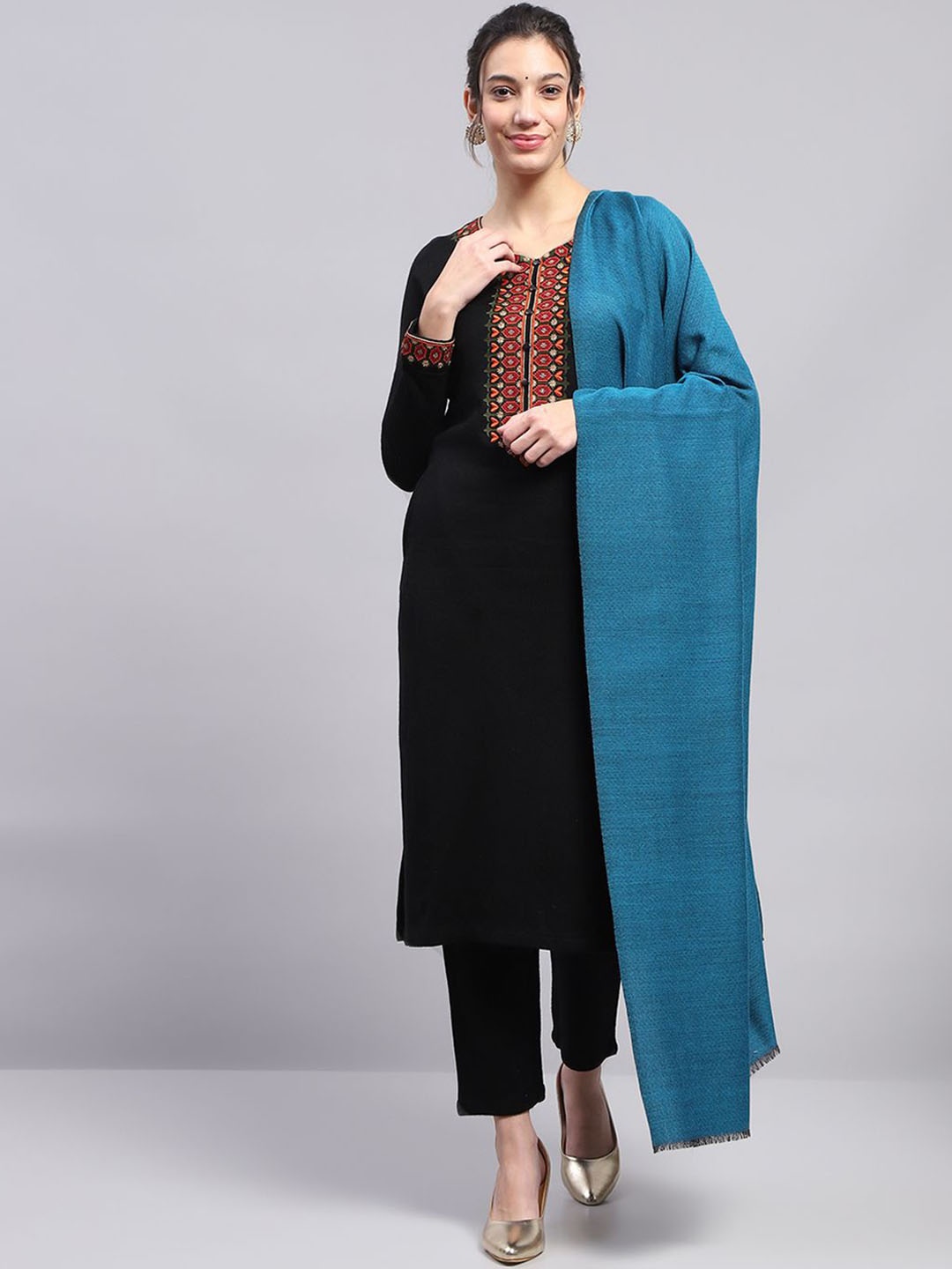 

Monte Carlo Woollen Reversible Shawl, Blue