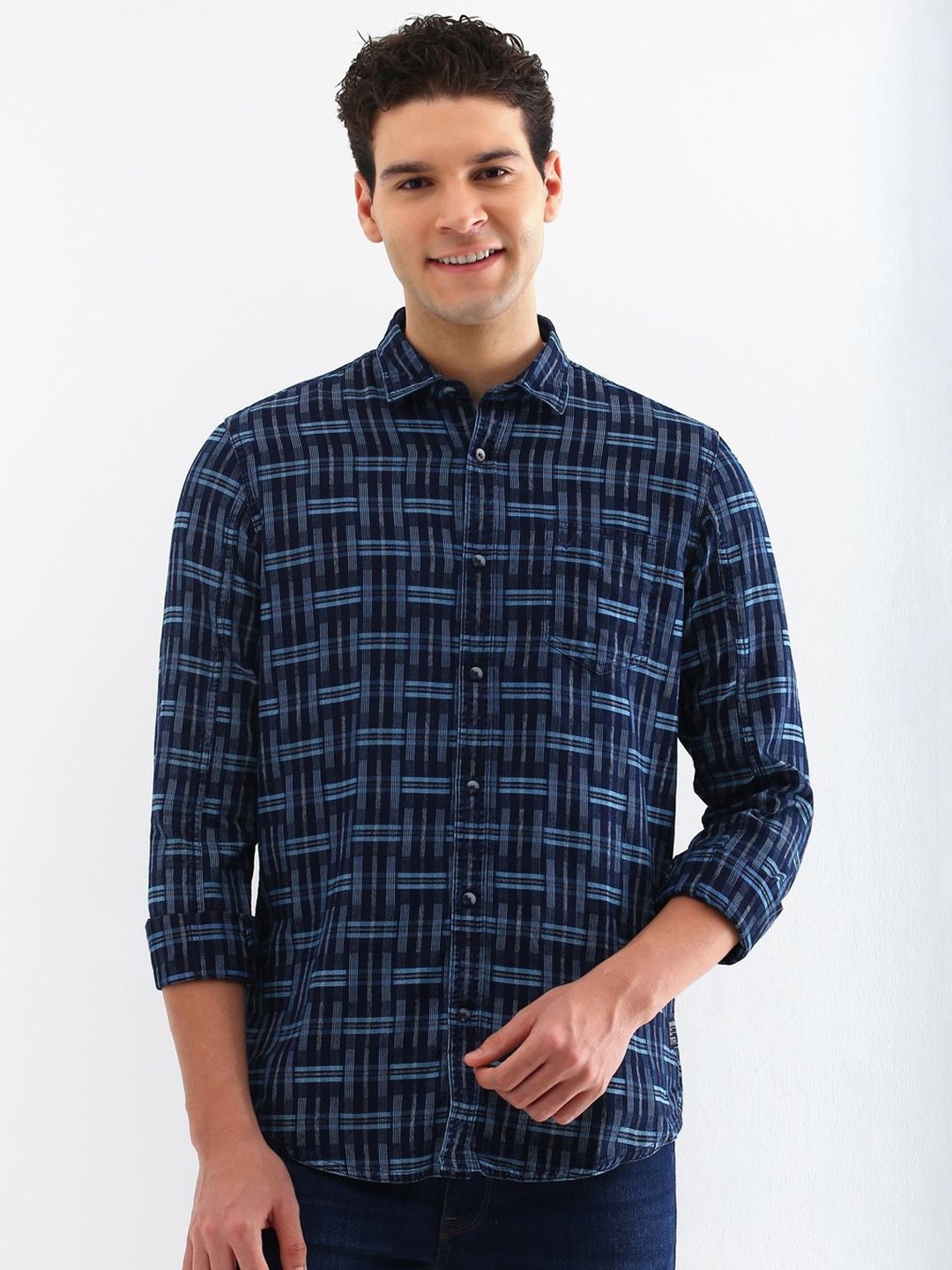 

Allen Solly Men Custom Opaque Checked Casual Shirt, Navy blue