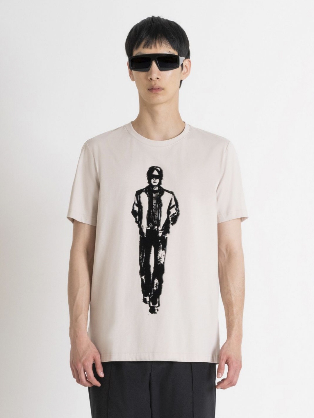 

Antony Morato Men Graphic Printed Round Neck Cotton T-shirt, Beige