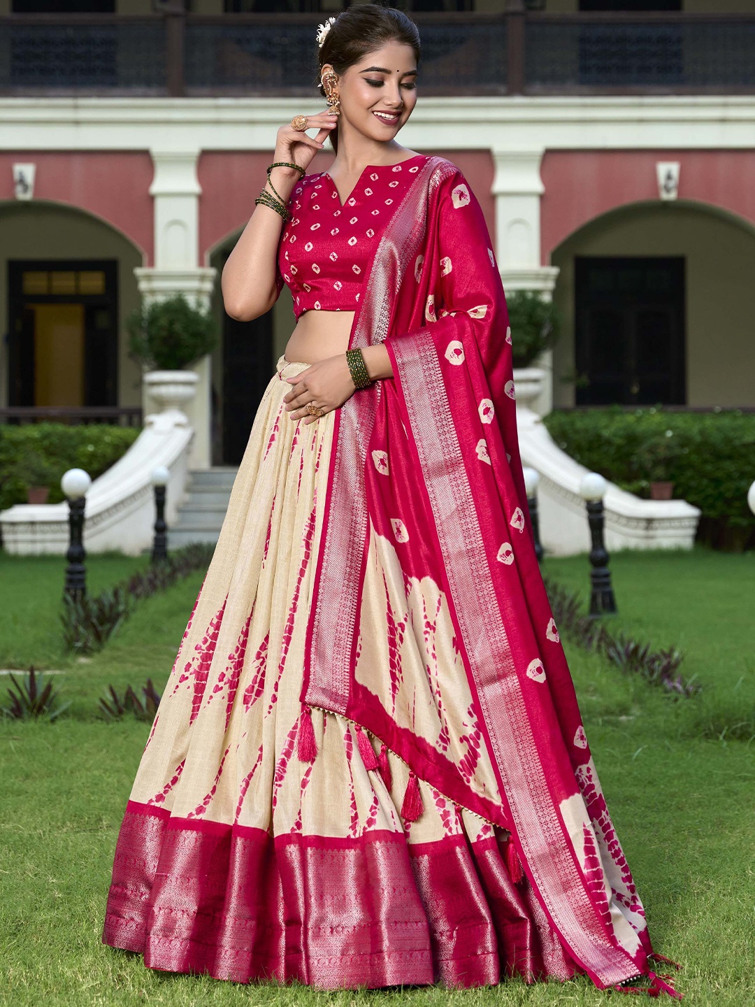

LOOKNBOOK ART Printed Ready to Wear Lehenga & Unstitched Blouse With Dupatta, Red