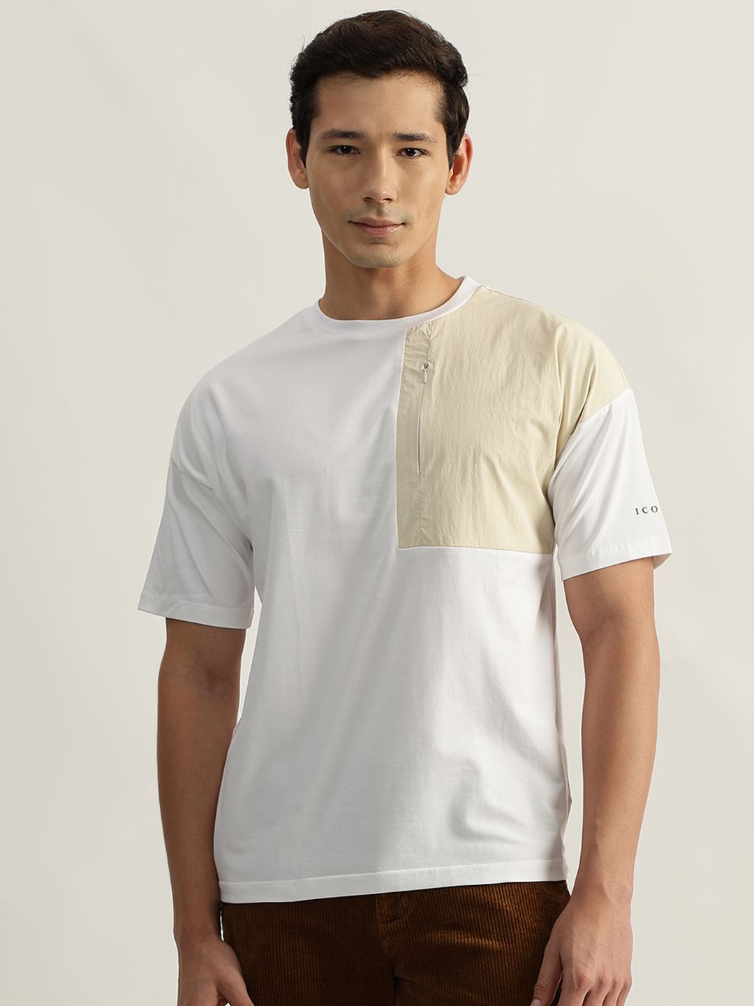 

Iconic Men Colourblocked Round Neck Cotton T-shirt, White