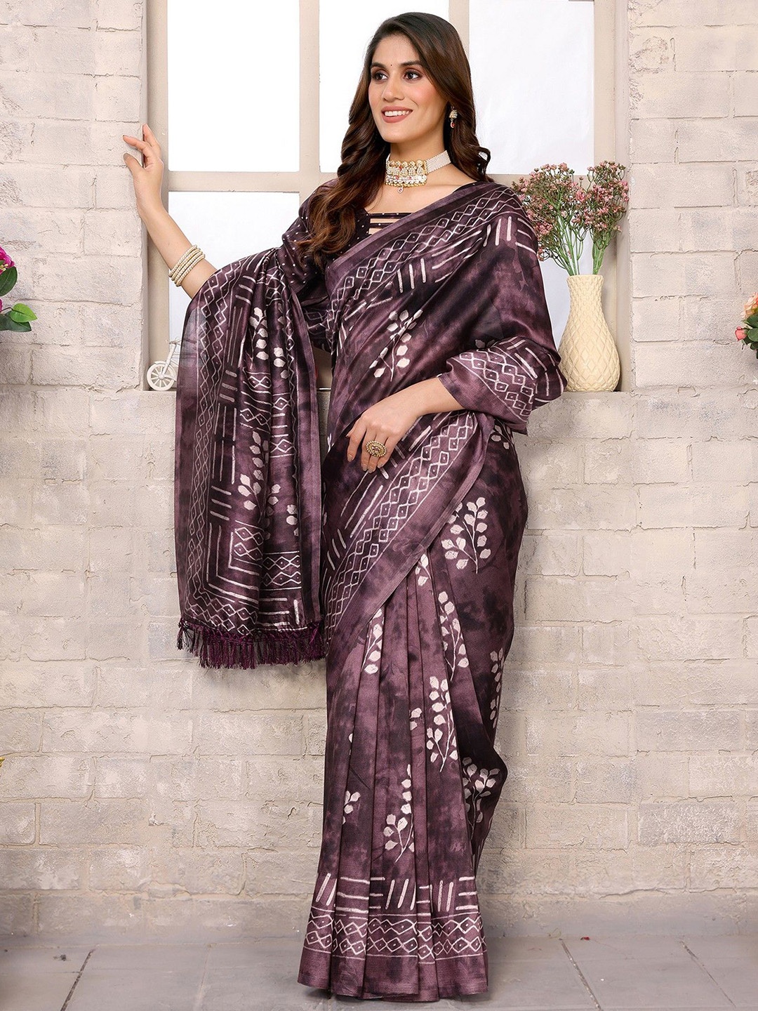 

KALINI Ethnic Motifs Printed Saree, Purple