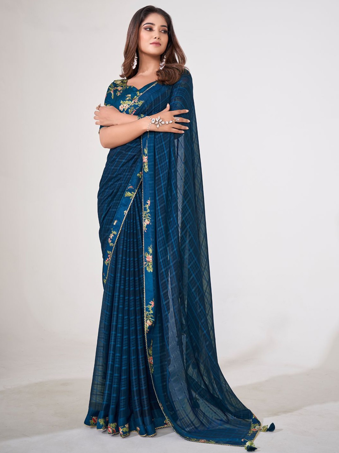 

Mitera Checked Gotta Patti Saree, Teal