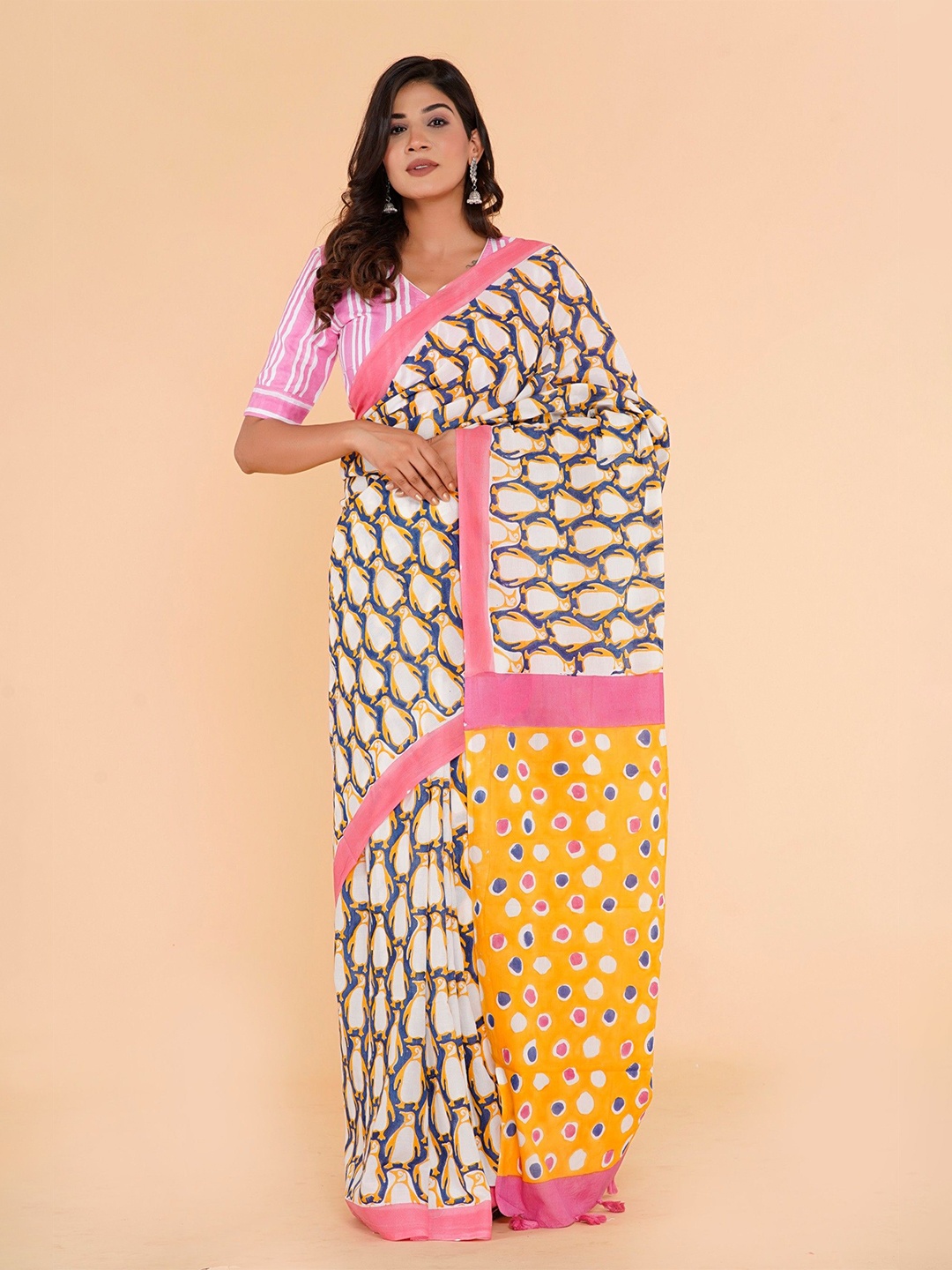 

Shivanya Handicrafts Womens cotton Saree, White