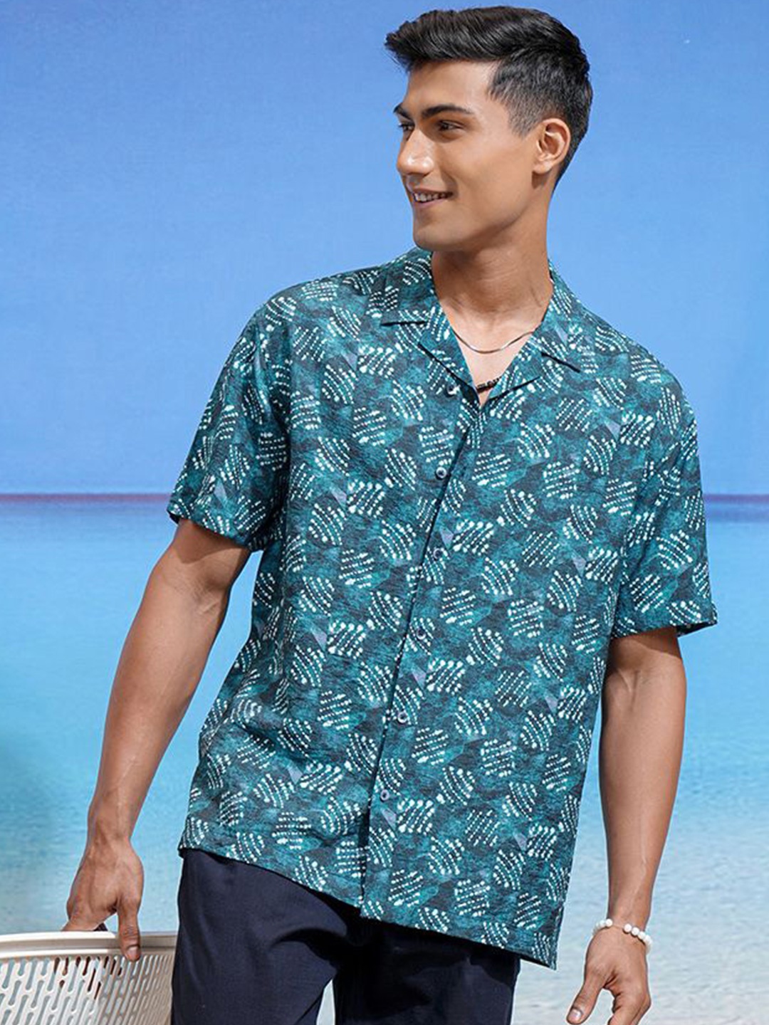 

LOCOMOTIVE Men Cuban Collar Abstract Printed Relaxed Fit Casual Shirt, Teal
