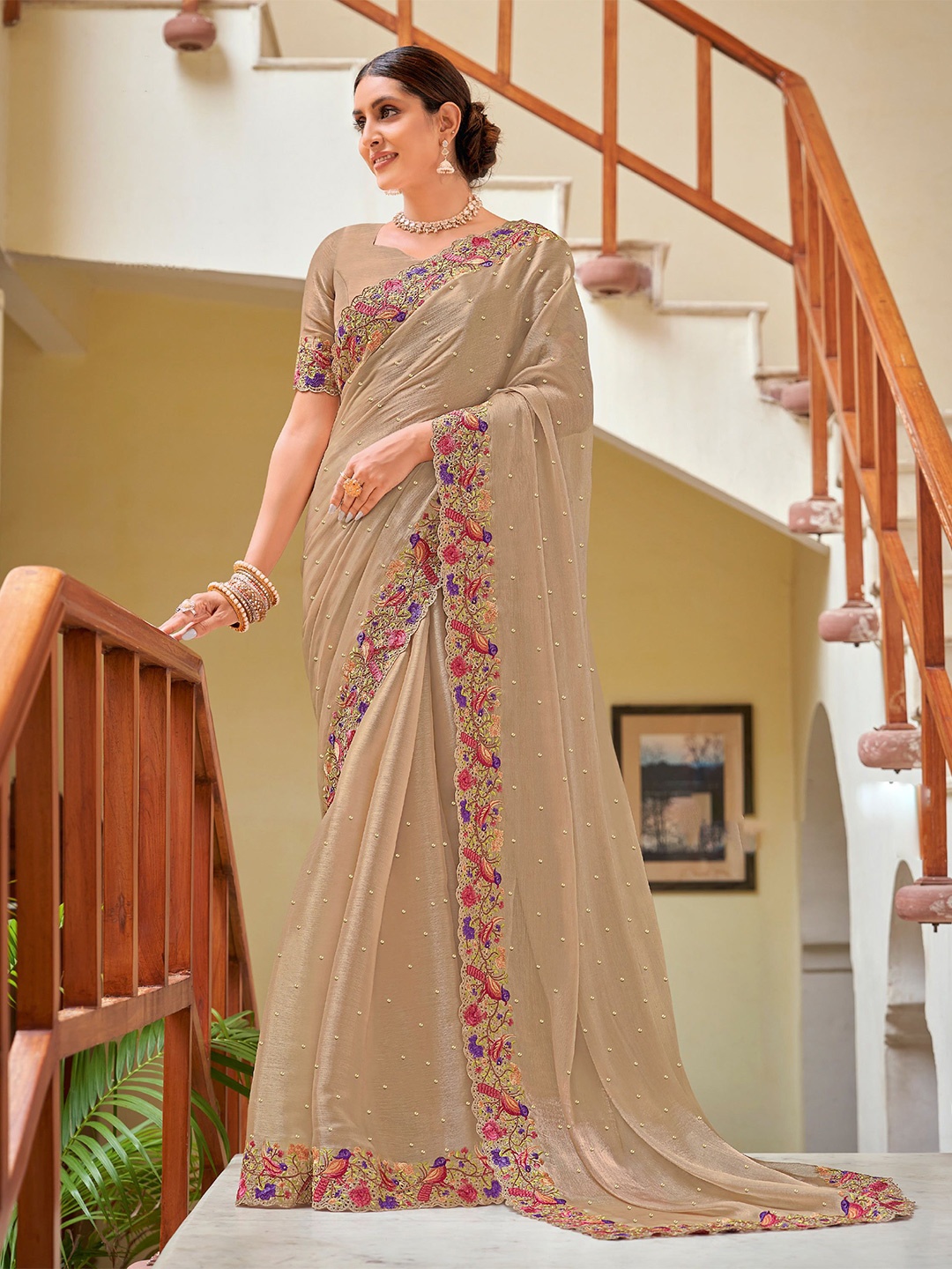 

Laxmipati Floral Embroidered Saree With Blouse Piece, Grey