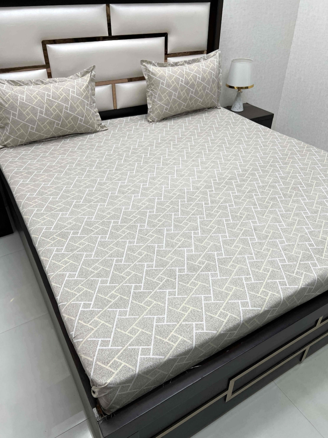 

Pure Decor Passion Brown Geometric Printed Cotton 200 TC Queen Bedsheet Set 2.54 x 2.27m