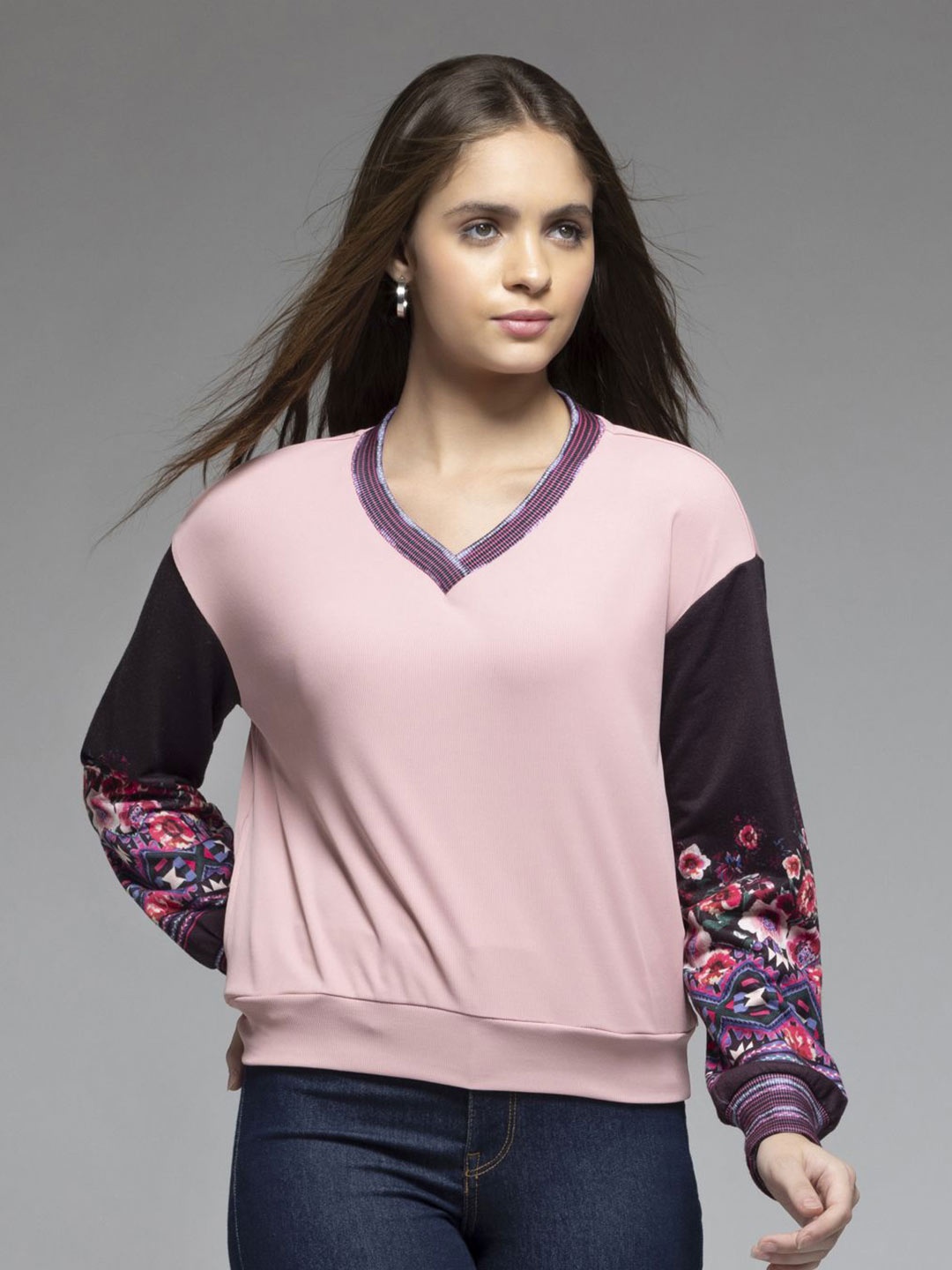

SHAYE Women Printed Long Sleeves V - Neck Sweatshirt, Pink