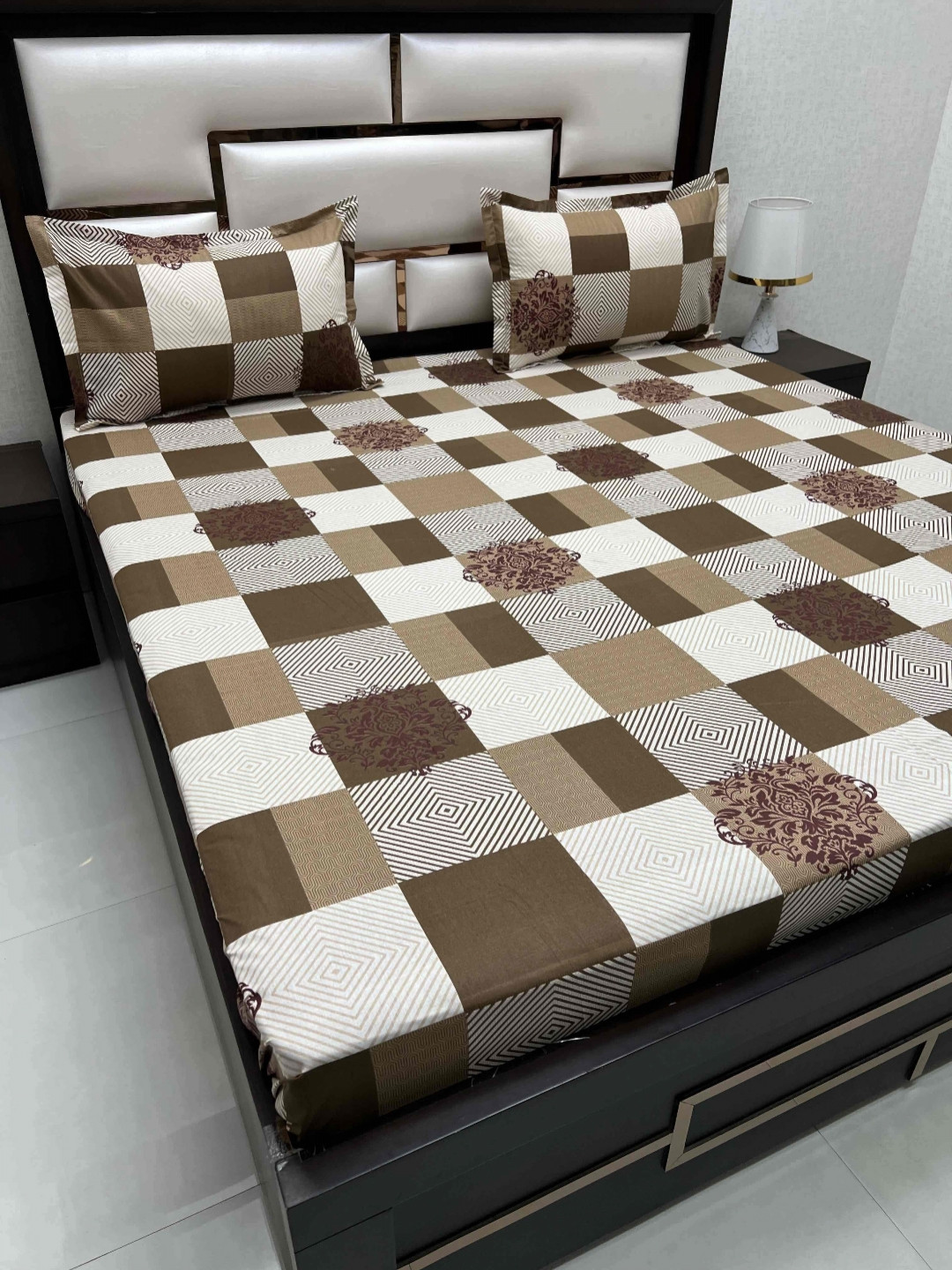 

Pure Decor Passion Brown Printed Pure Cotton 210 TC Queen Bedsheet Set 2.29 m x 2.55 m