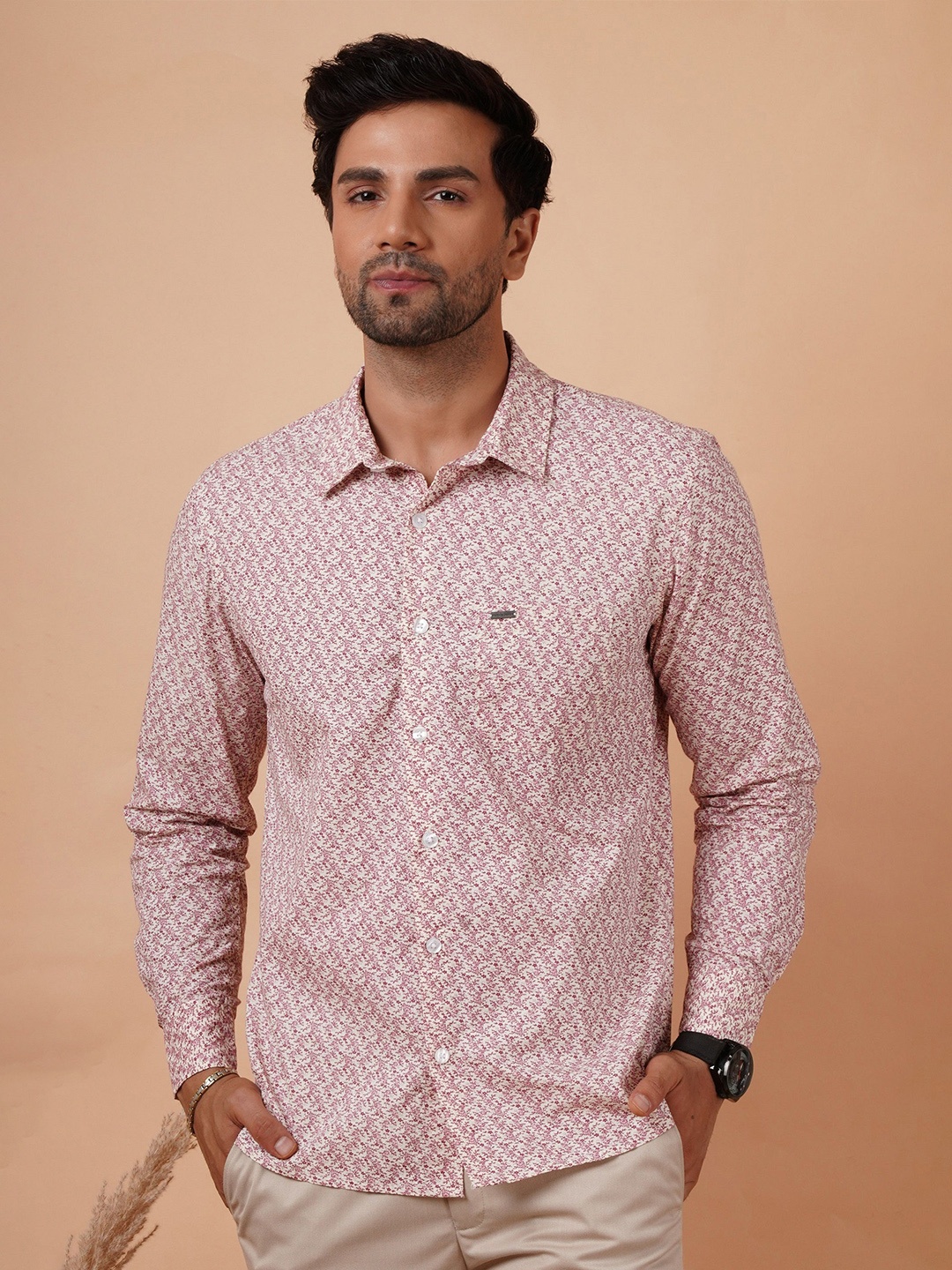 

NUEVOSDAMAS Men Smart Spread Collar Abstract Printed Cotton Relaxed Fit Casual Shirt, White