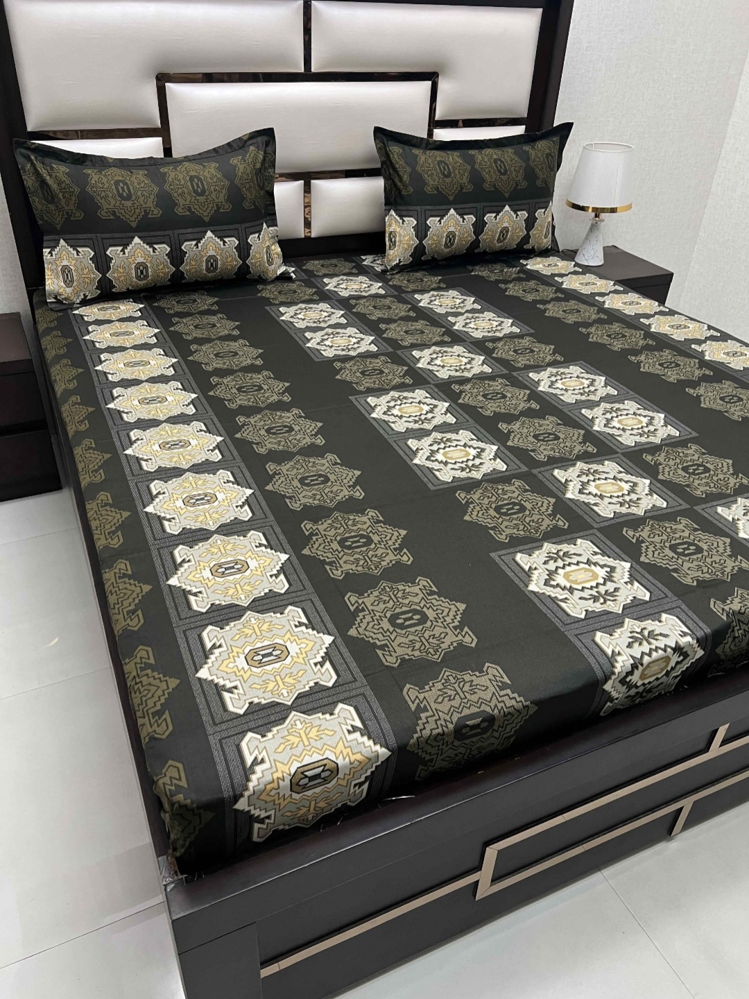 

Pure Decor Cotton Queen Size Double Bed Bedsheet With 2 Pillow Covers 2.28m X 2.54m, Green