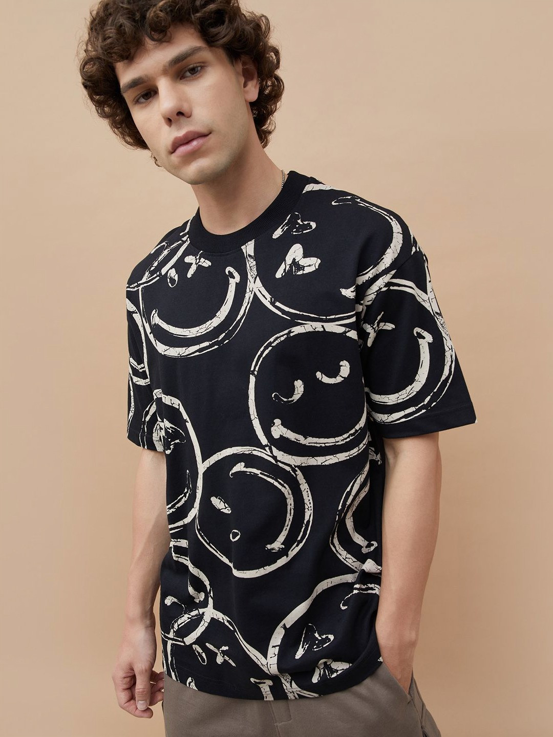

SmileyWorld Men Graphic Printed Round Neck Cotton Oversized T-shirt, Black