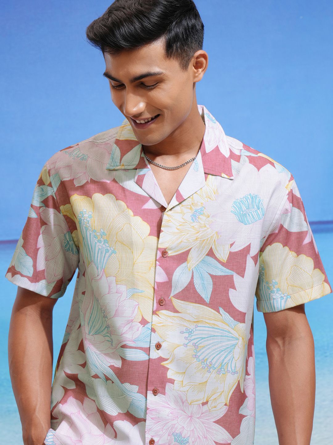 

Highlander Men Muicolor Printed Cuabn Collar Relaxed Shirt, Pink