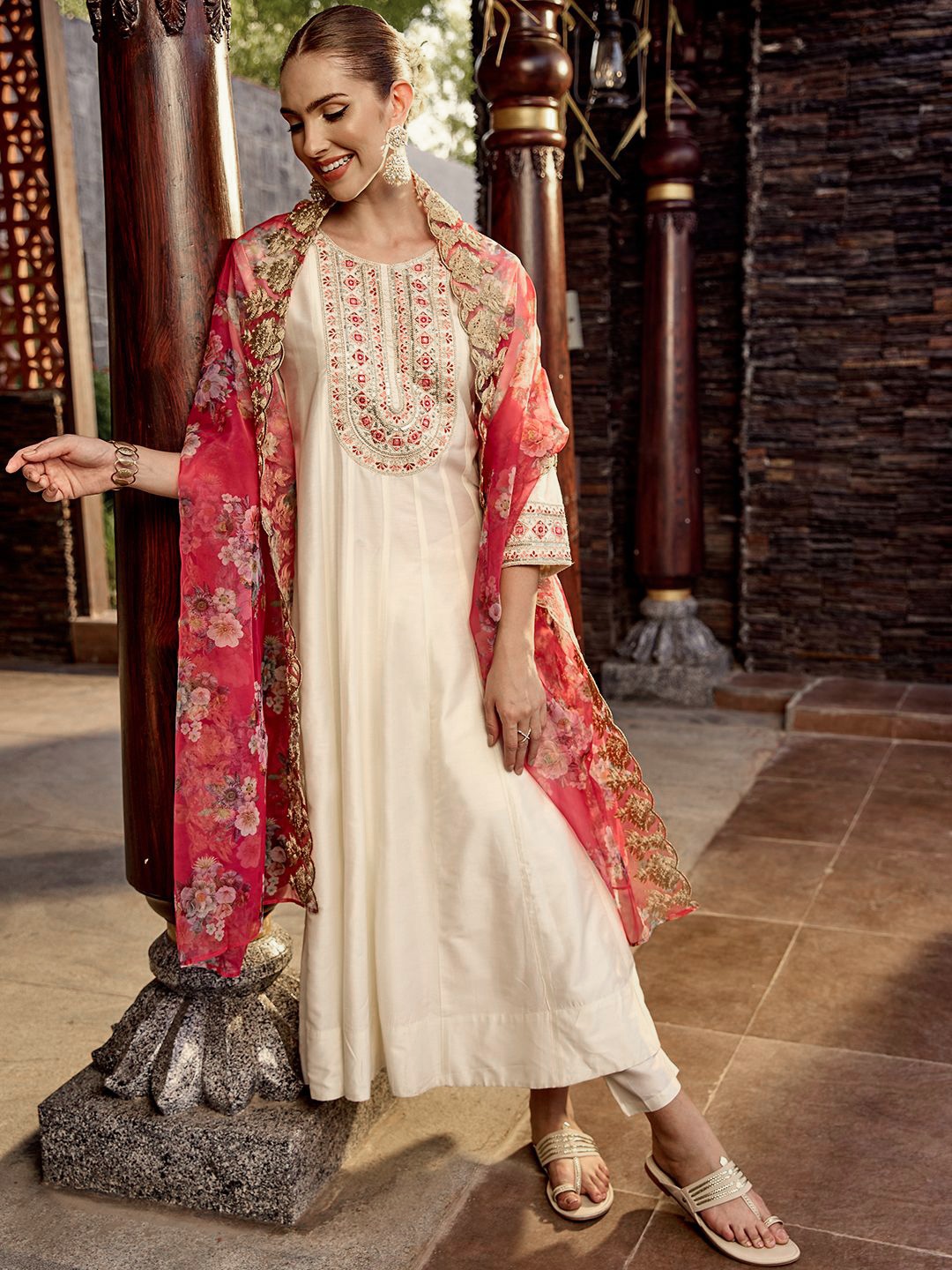 

Ishin Floral Embroidered Thread Work Straight Kurta with Trouser & Dupatta, Off white