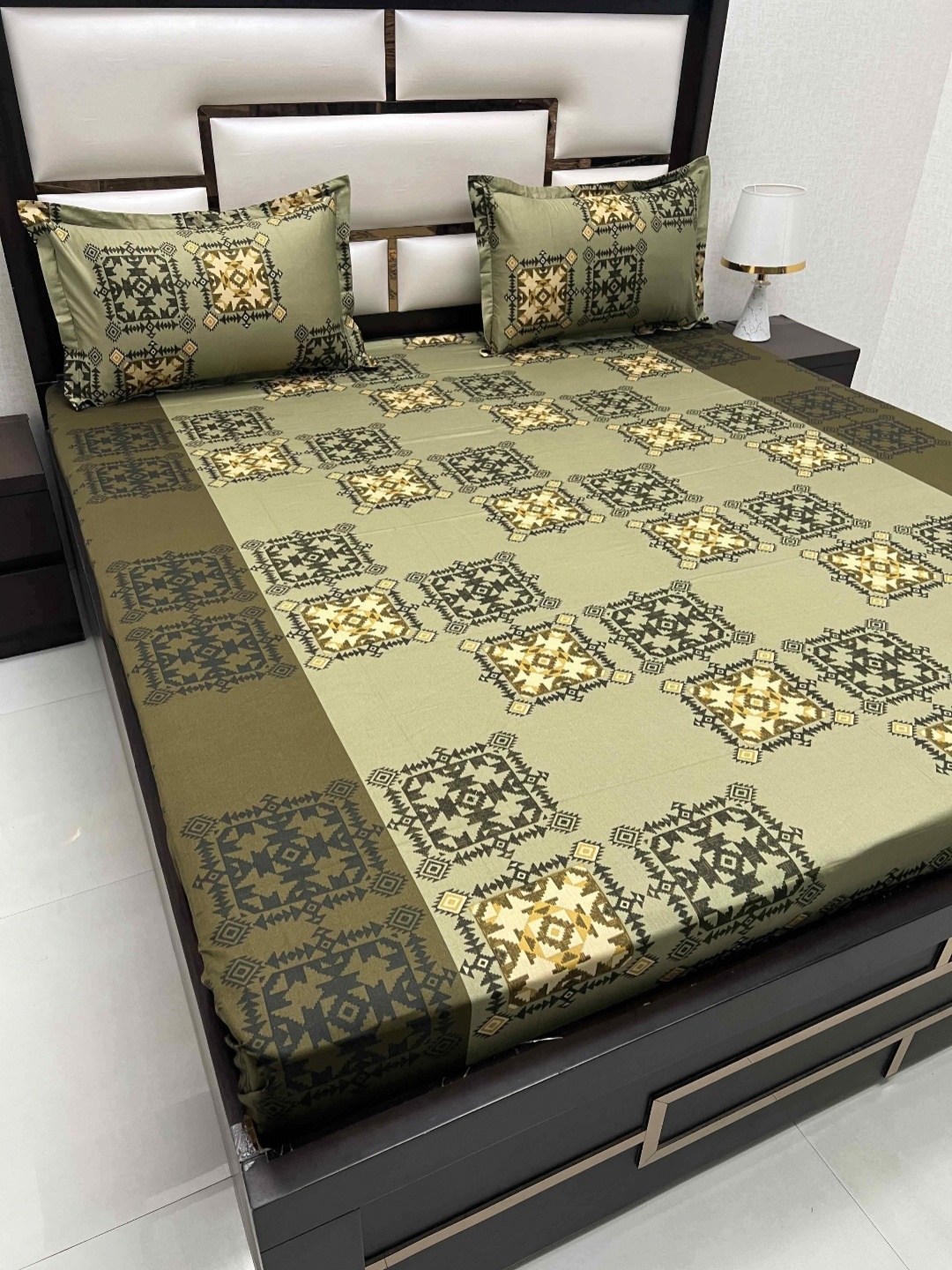 

Pure Decor Cotton Queen Size Double Bed Bedsheet With 2 Pillow Covers 2.28m X 2.54m, Green