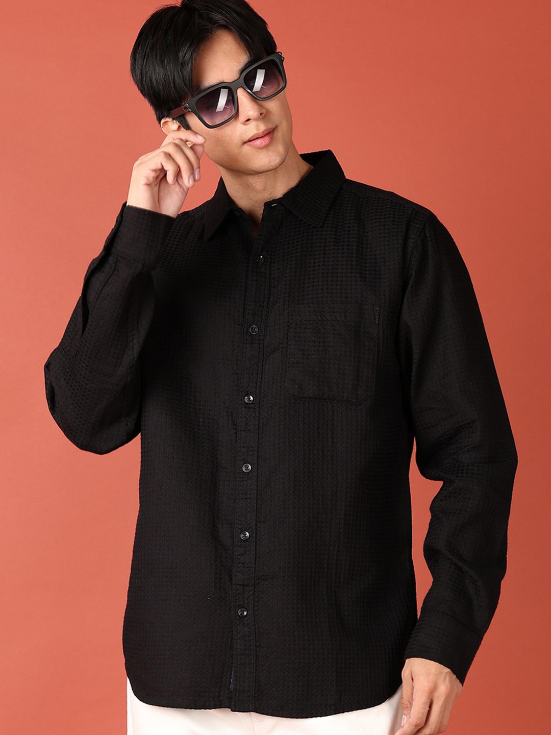 

V-Mart Men Spread Collar Textured Casual Shirt, Black