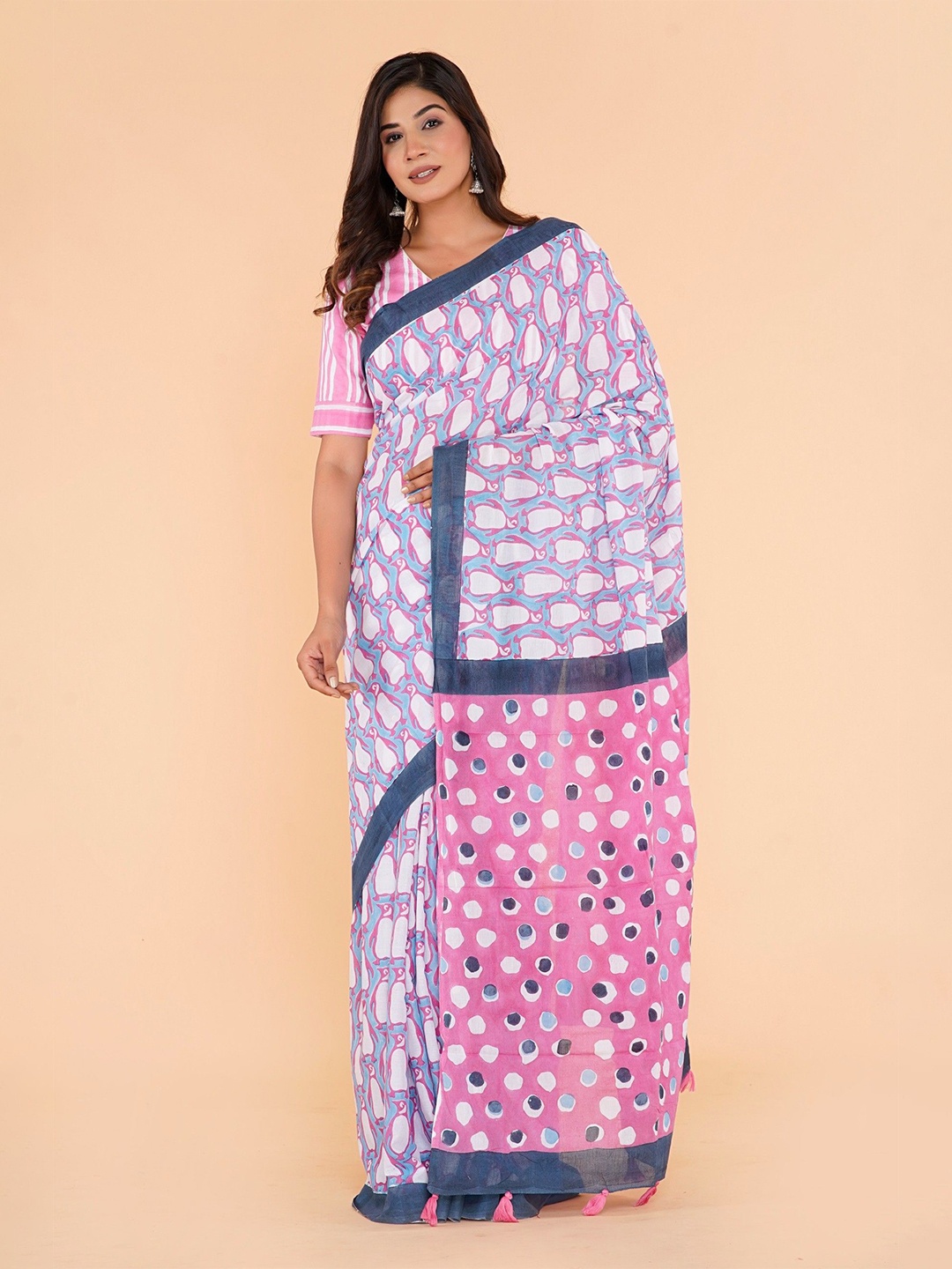

Shivanya Handicrafts Printed Pure Cotton Block Print Saree, Purple