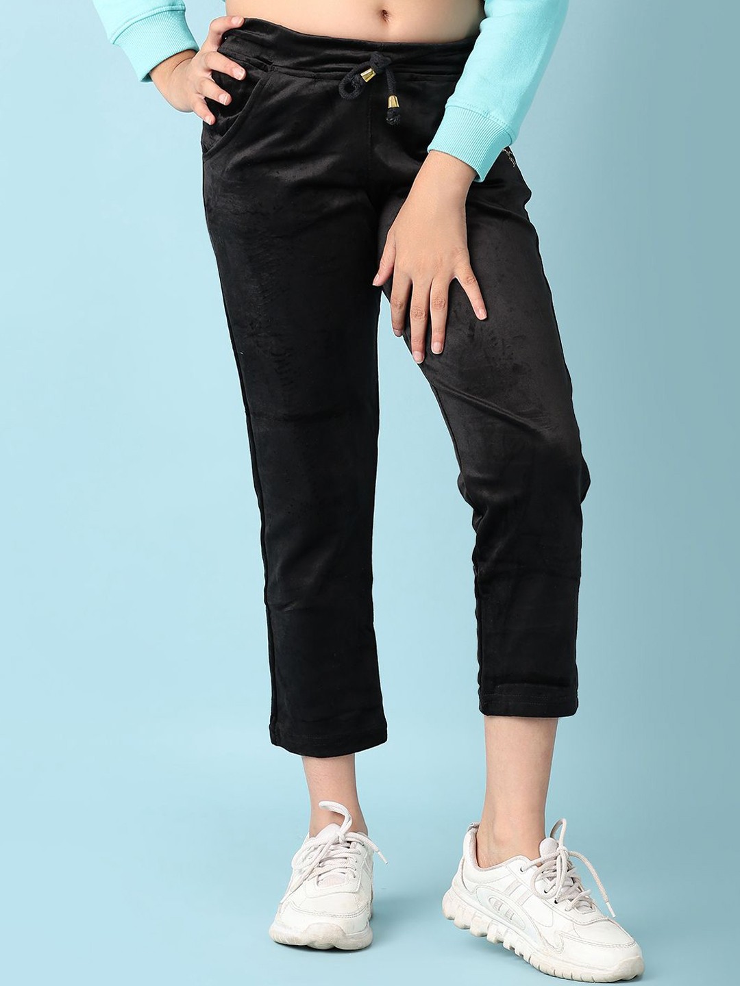

V-Mart Girls Solid Track Pants, Black