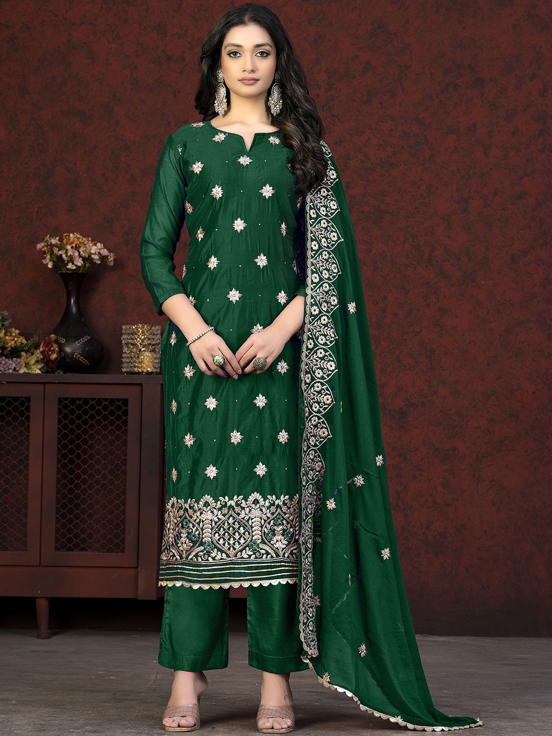 

Maroosh Floral Embroidered Thread Work Unstitched Dress Material, Green