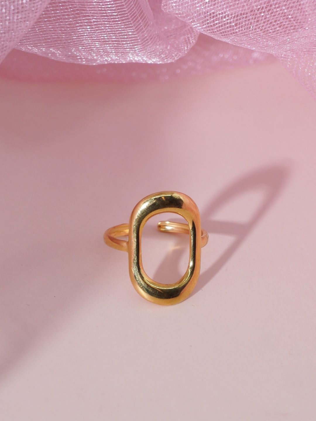 

Niscka Gold-Plated Finger Ring