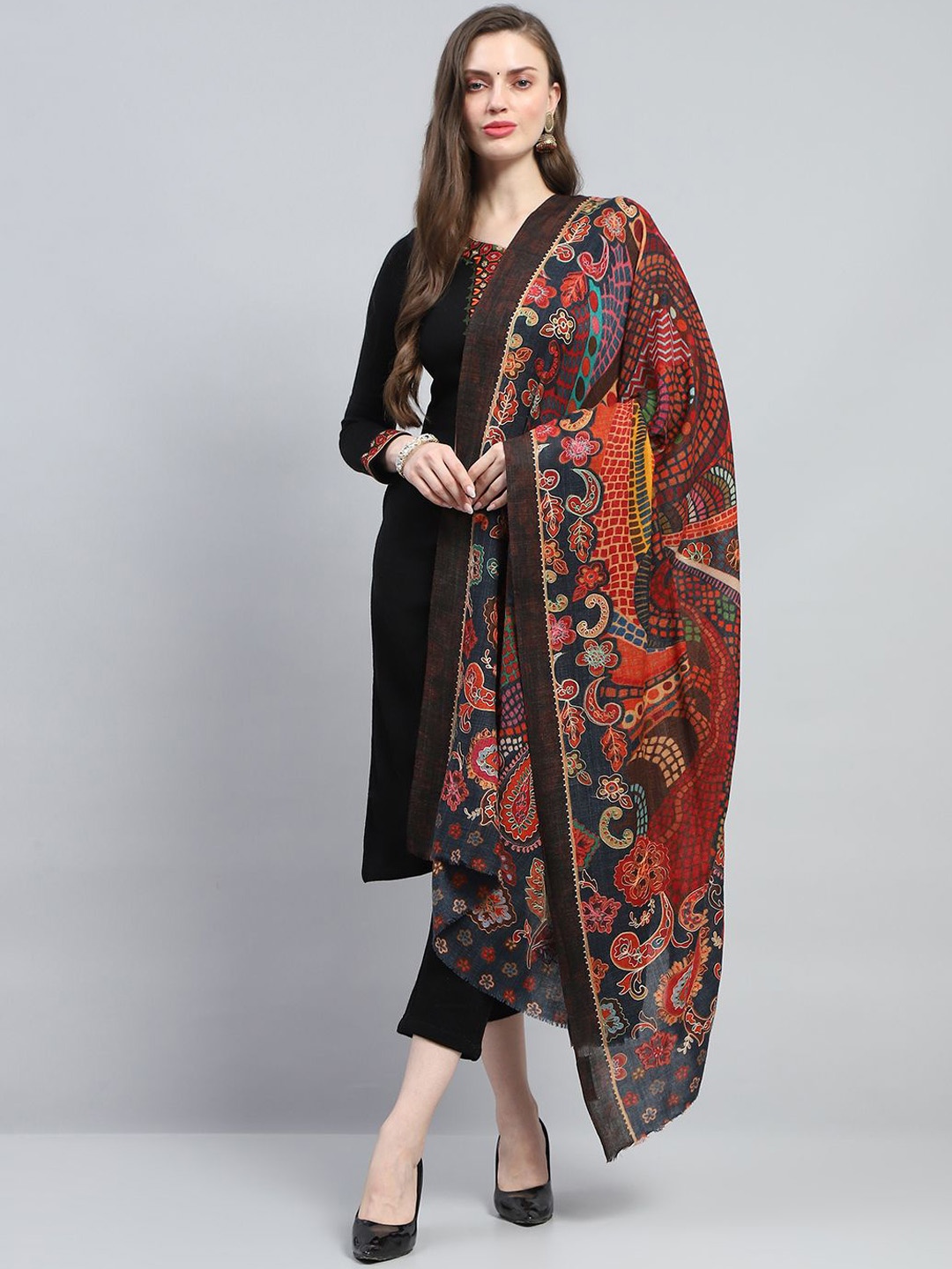 

Monte Carlo Paisley Woven Design Reversible Shawl, Red