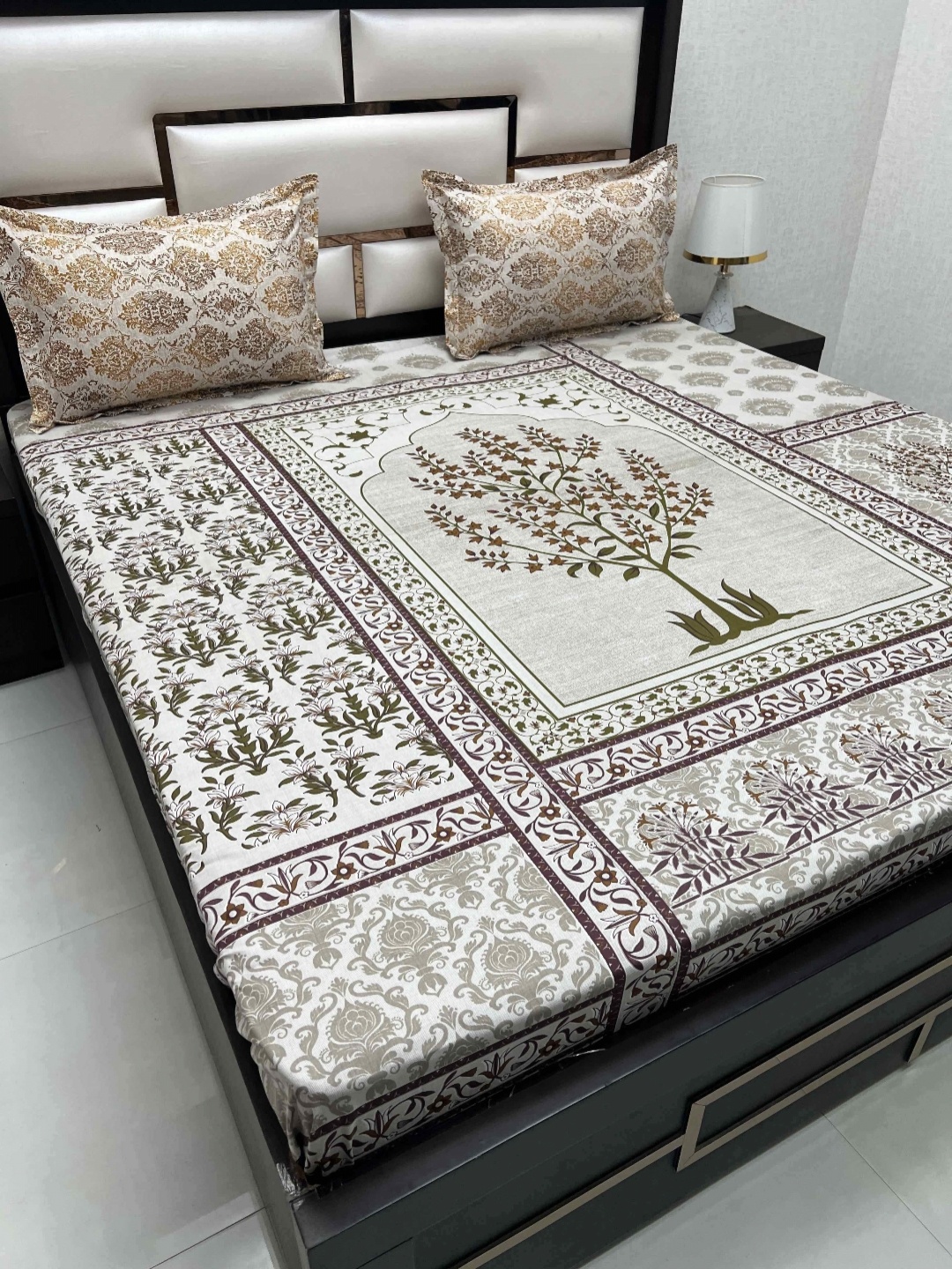 

Pure Decor Lifestyle Brown Floral Printed Pure Cotton 300TC King Bedsheet Set 2.74 x 2.72m