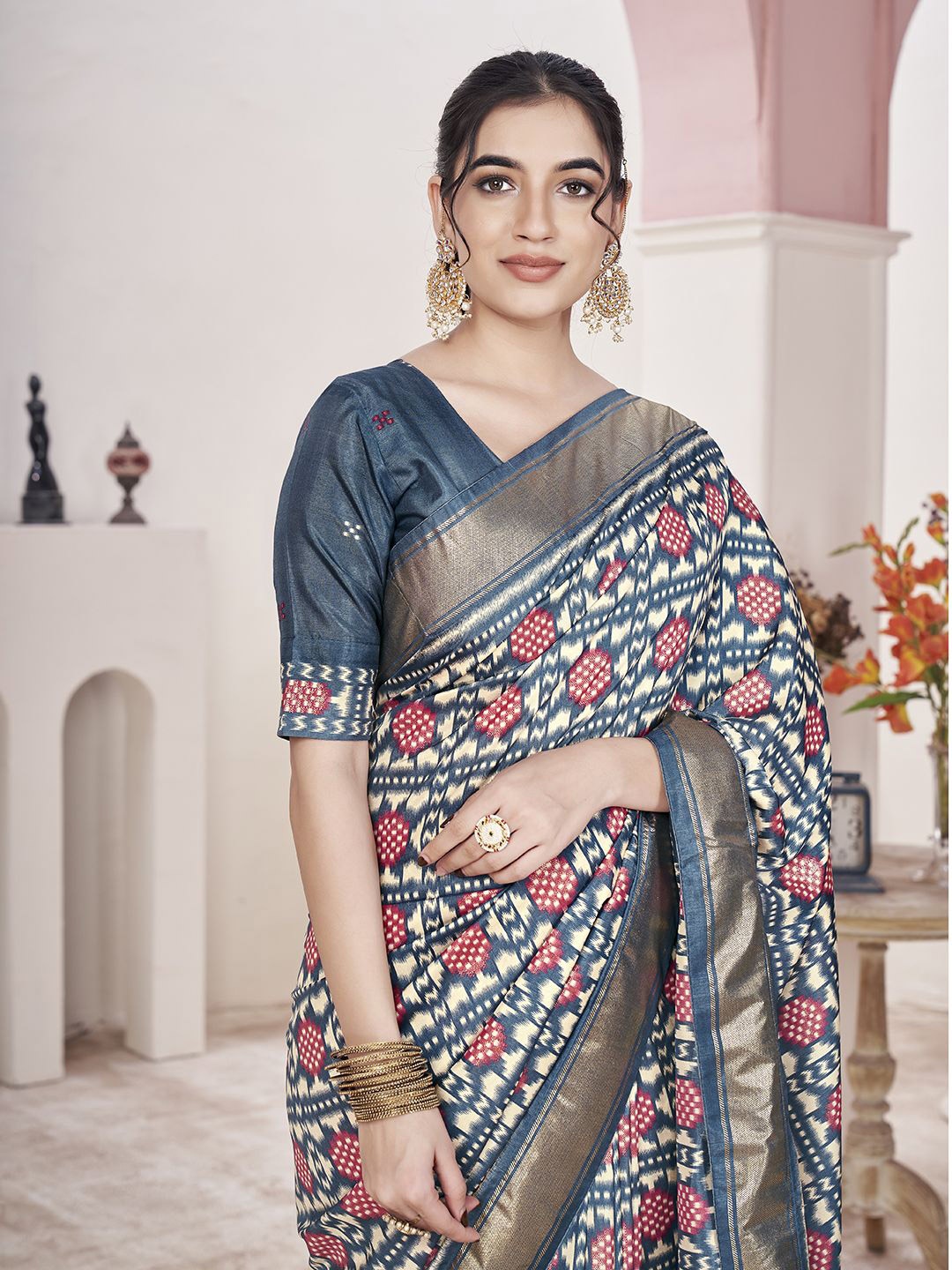 

Ethnielle Women Geometric Printed Zari Pure Silk Block Print Sarees, Grey