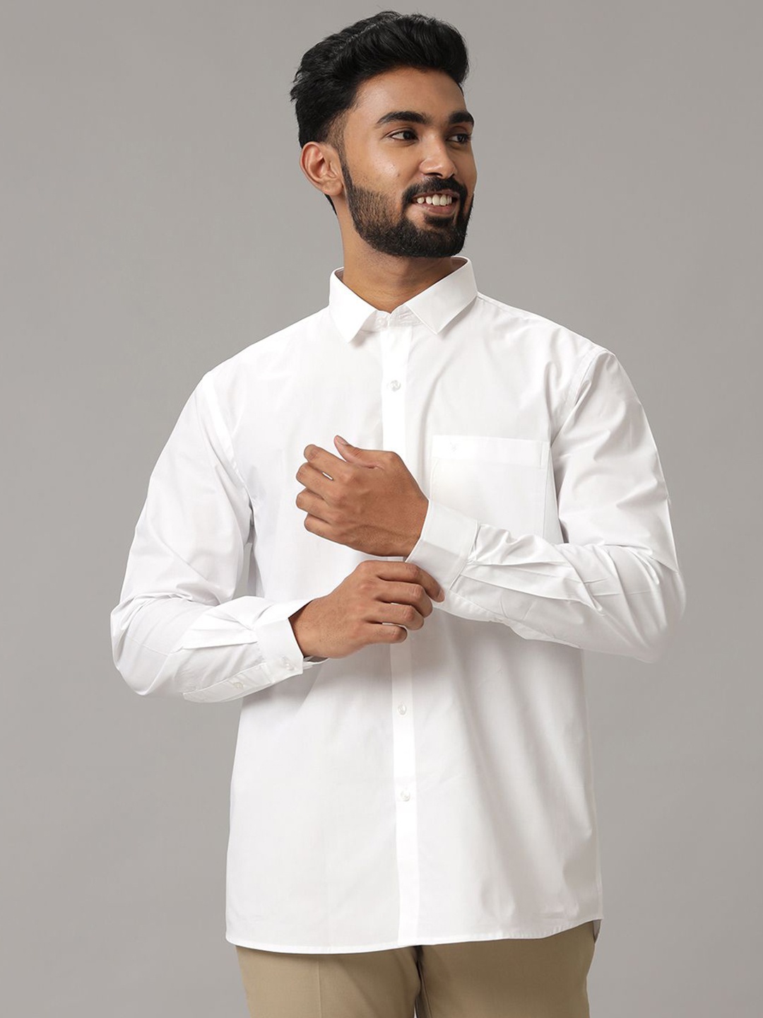 

Viveagham Men Comfort Spread Collar Solid Cotton Casual Shirt, White