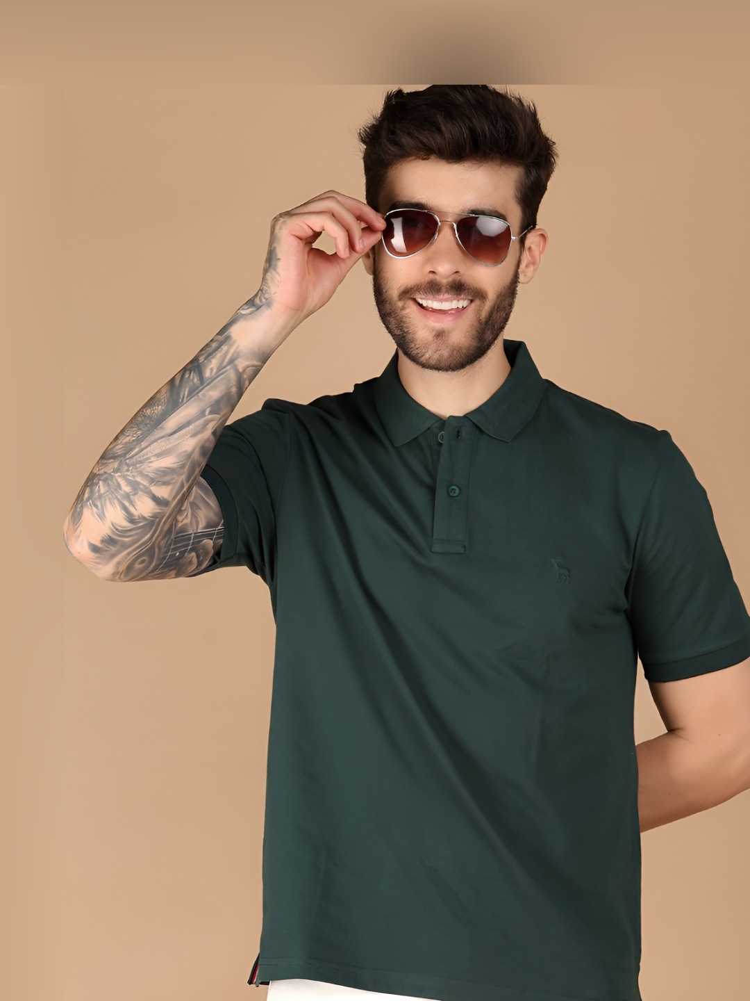 

V-Mart Men Solid Polo Collar T-shirt, Green