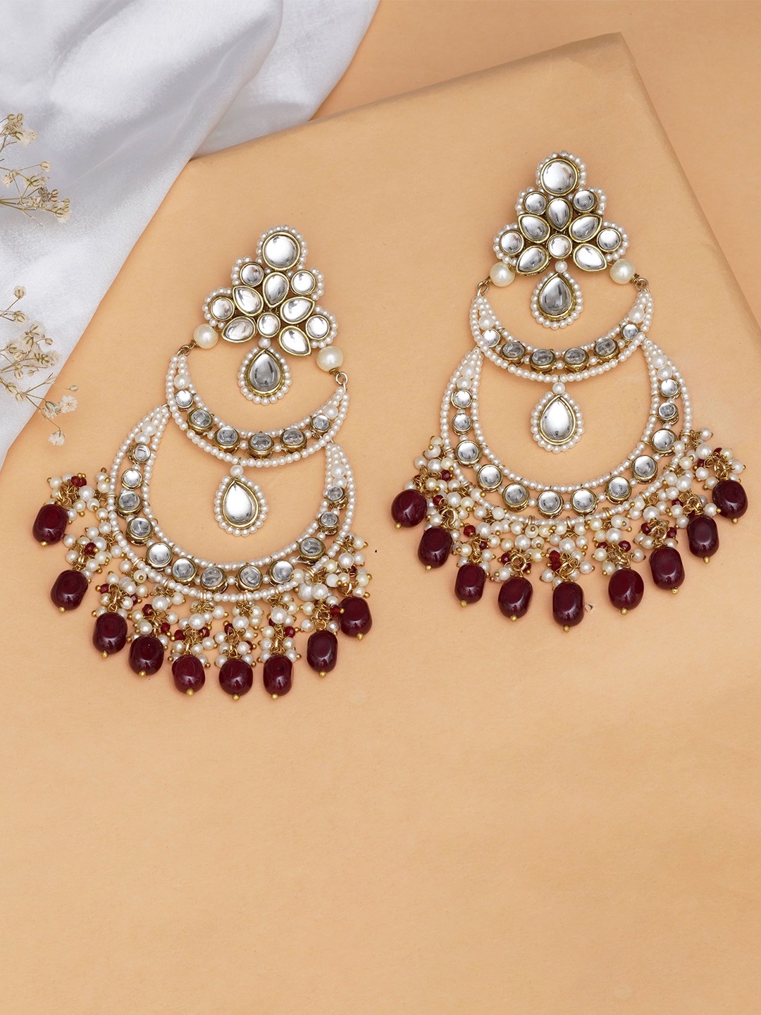 

BeAbhika Gold-Plated Kundan Stone Studded & Pearls Beaded Chandbalis