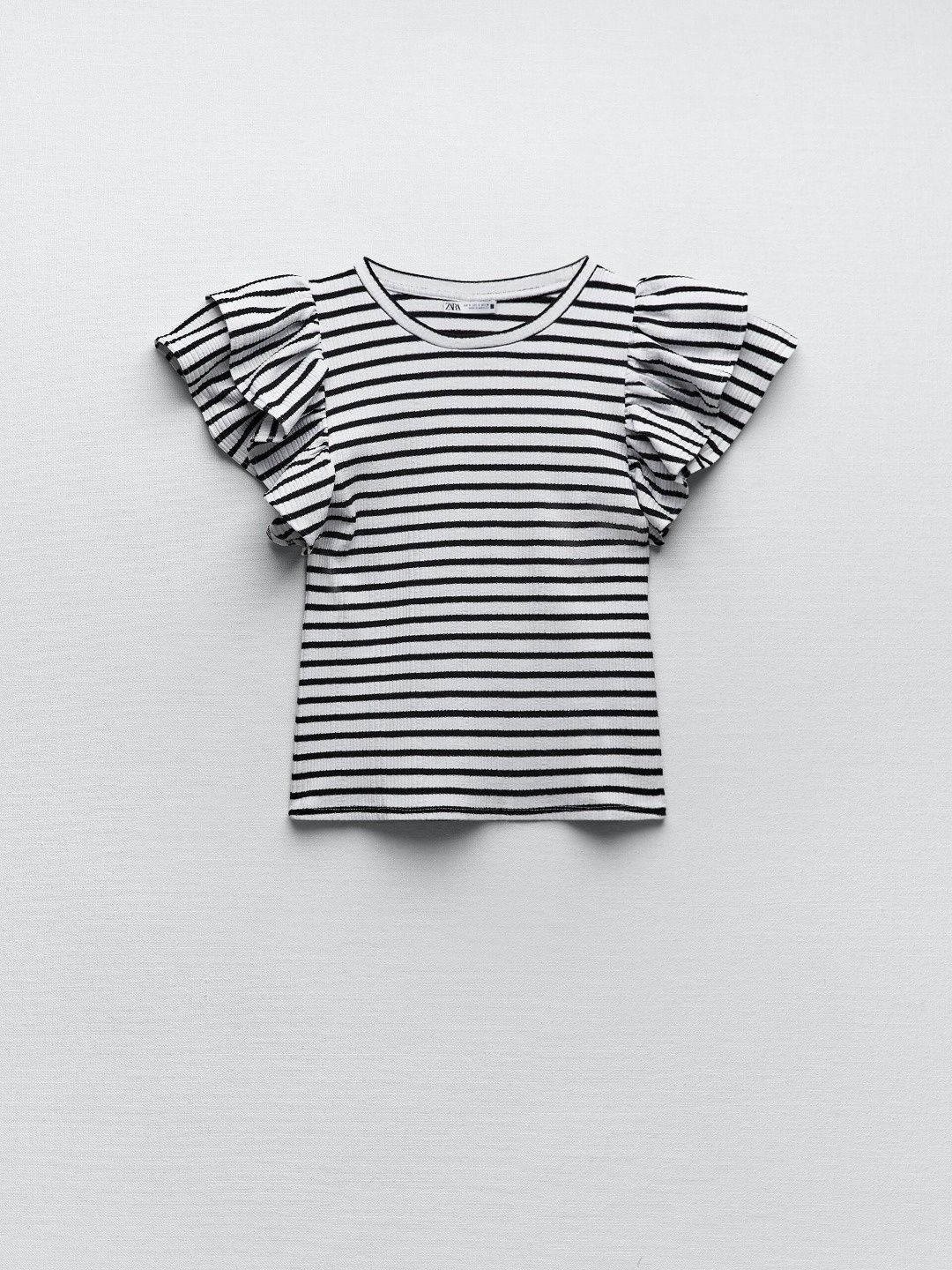 

ZARA Women Tshirts, Na