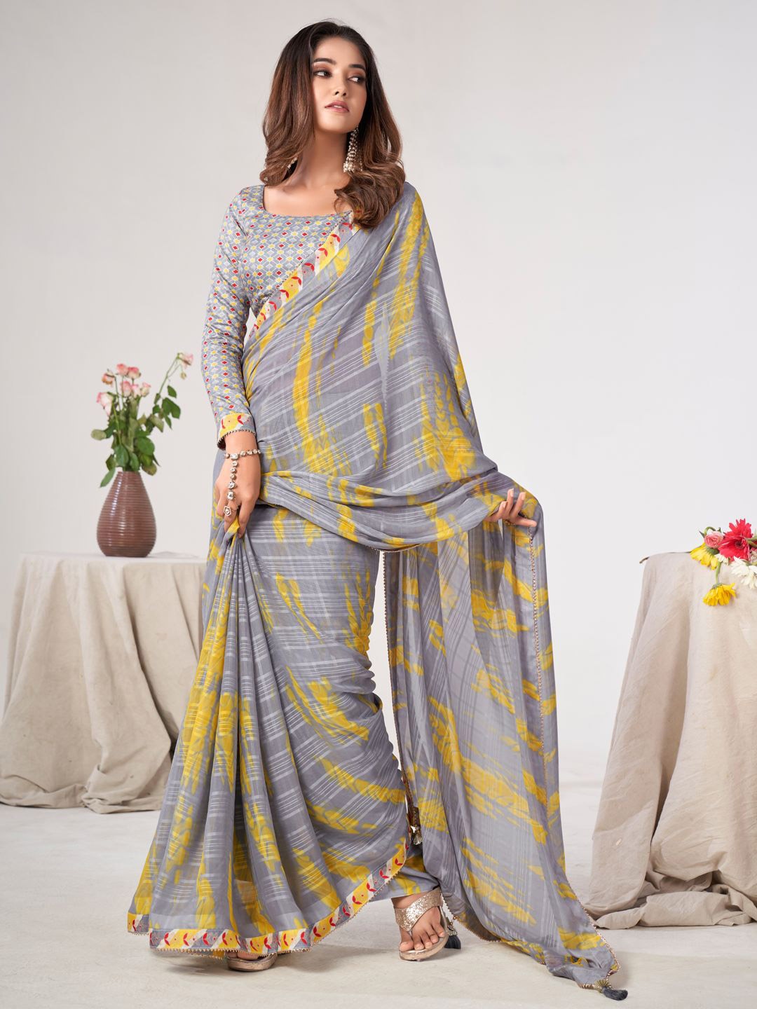 

Mitera Printed Saree with Blouse Piece, Grey