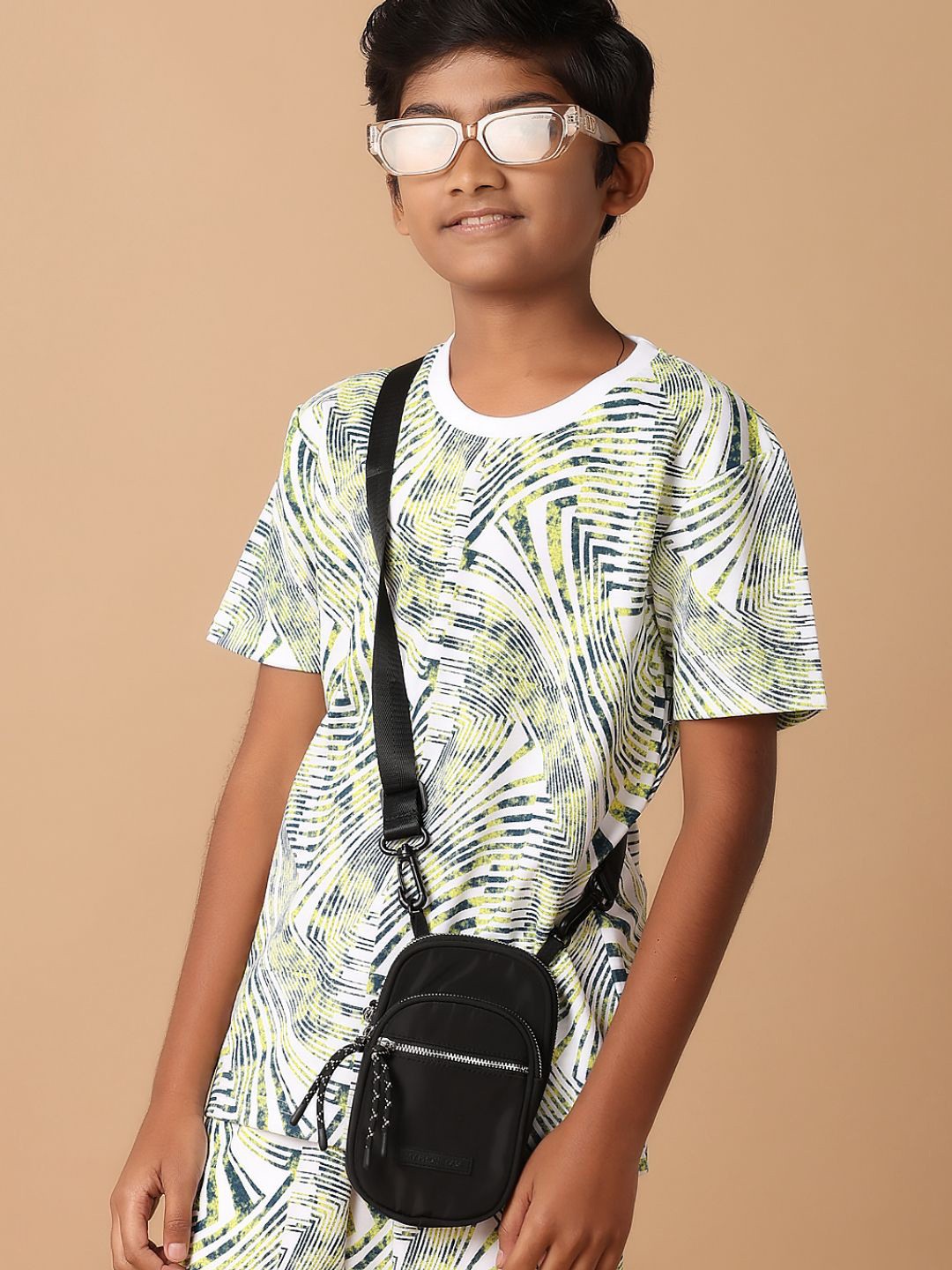 

V-Mart Boys Floral Printed T-shirt With Shorts, White
