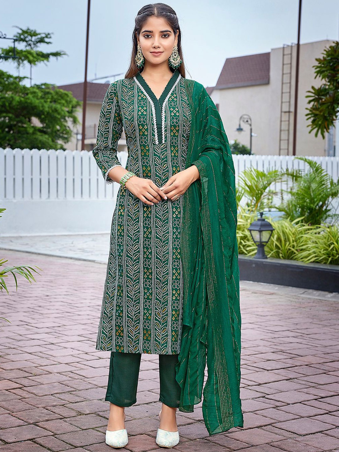 

Royal Export Bandhani Printed Straight Kurta With Trousers & Dupatta, Green