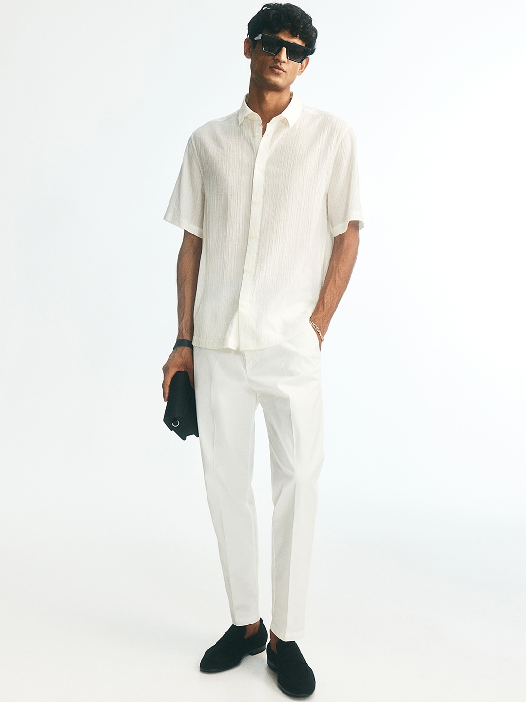 

H&M Men Regular Fit Trousers Dressed, White