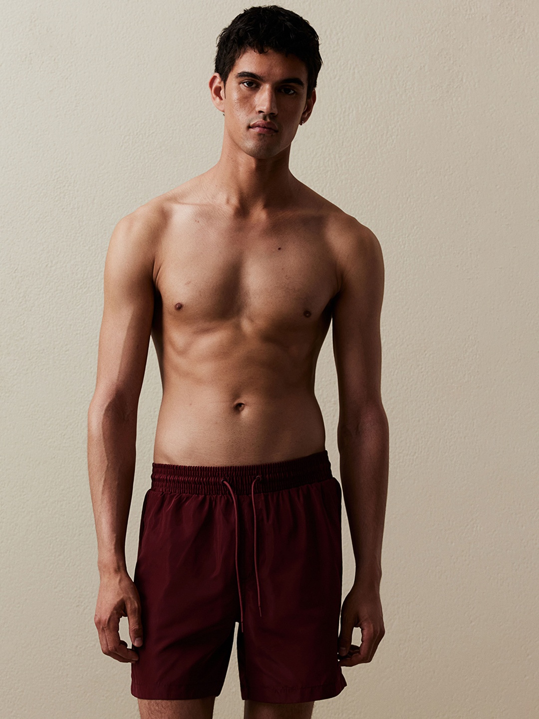

H&M Men Swimwear Swim Shorts, Burgundy