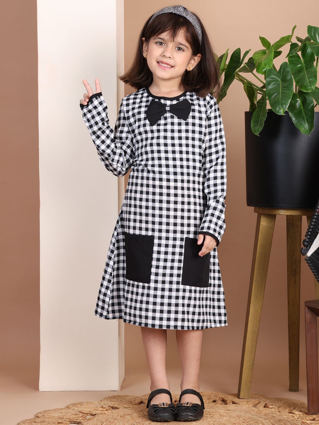 

Baawri Girls Checked Printed A-Line Dress, Black