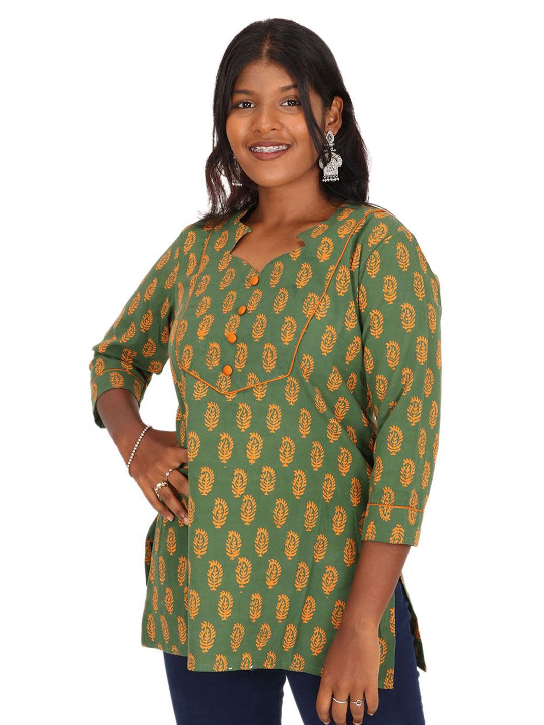 

Avishya Women Ethnic Motifs Printed V-Neck Pure Cotton Kurti, Green