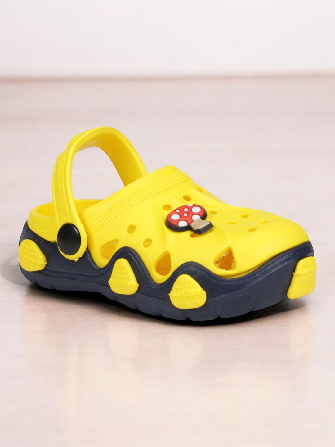 

Lil Lollipop Kids Mushroom Applique Anti-Slip Clogs, Yellow