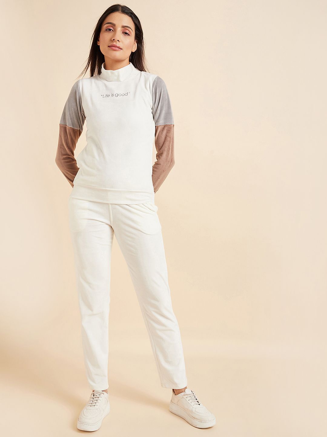 

Sweet Dreams Mock Collar Long Sleeves Tracksuits, White