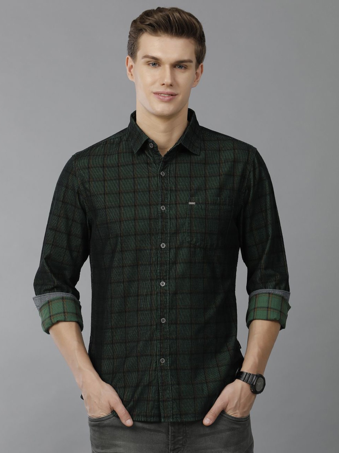 

IDENTITI Men Slim Fit Opaque Checked Casual Shirt, Green
