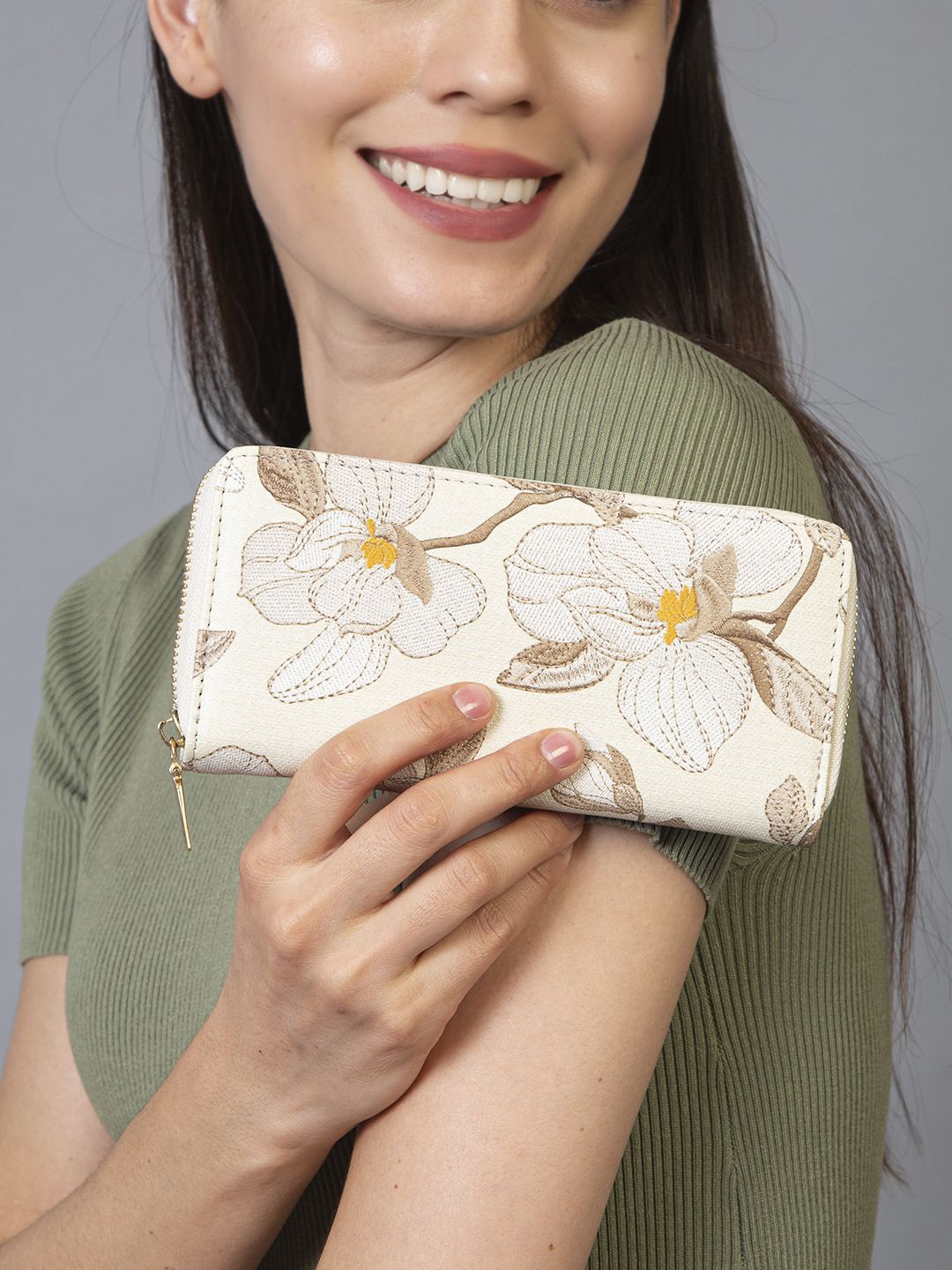 

Filauri Women Floral Printed Zip Detail Leather Zip Around Wallet, Cream